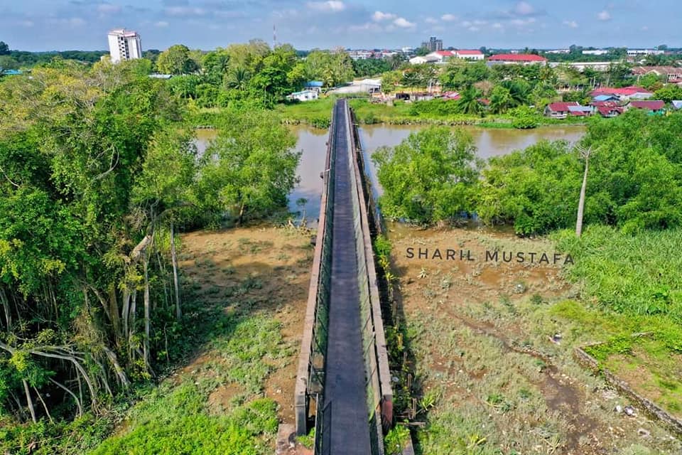 Akhirnya pada tahun 1893 jalan... - River Cruise Teluk Intan | Facebook