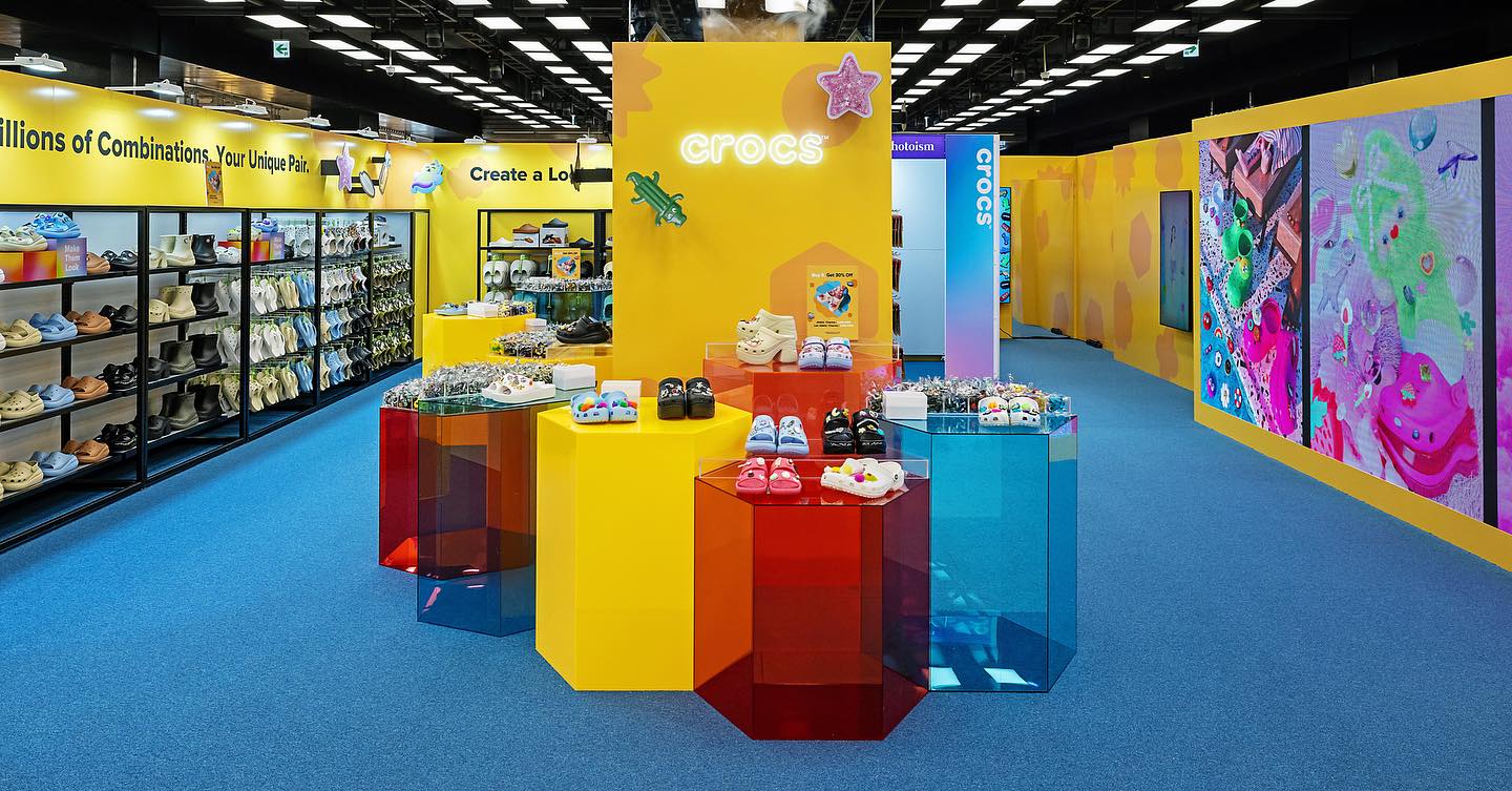 Crocs - 크록스 아트워크, 크록스 음원, 그리고 버추얼 아티스트 이안, 새나와 함께하는 숏폼... | Facebook