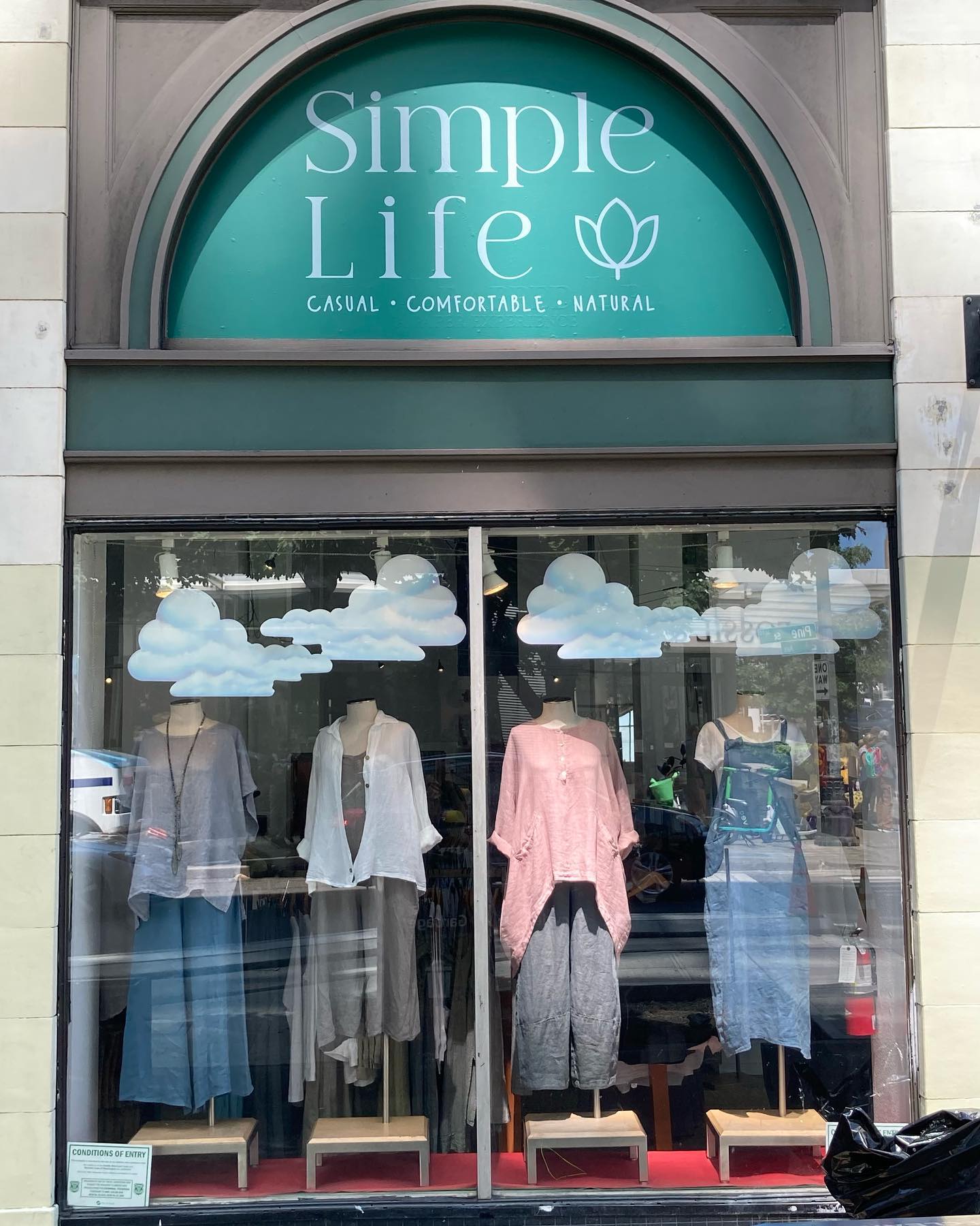 Simple Life - Today we show our new logo in the store. 👏👏👏... | Facebook