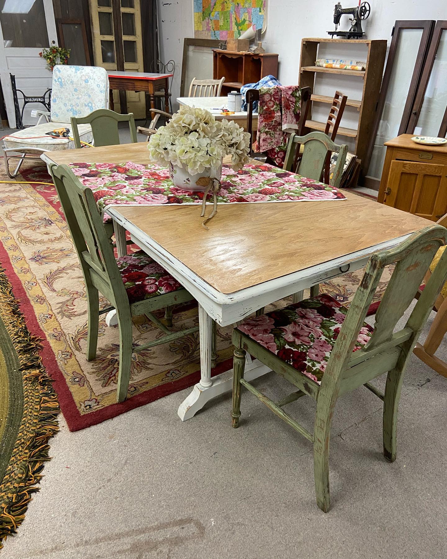 Vintage 1970s table and chairs with leaf for sale