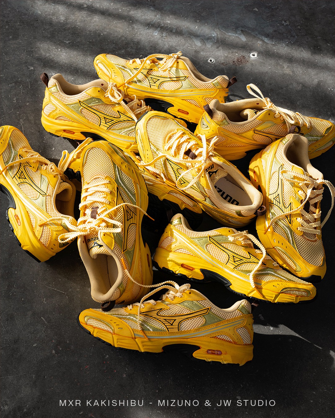JW Studios gave the Mizuno MXR a deeper story with its “Kuro Gaki