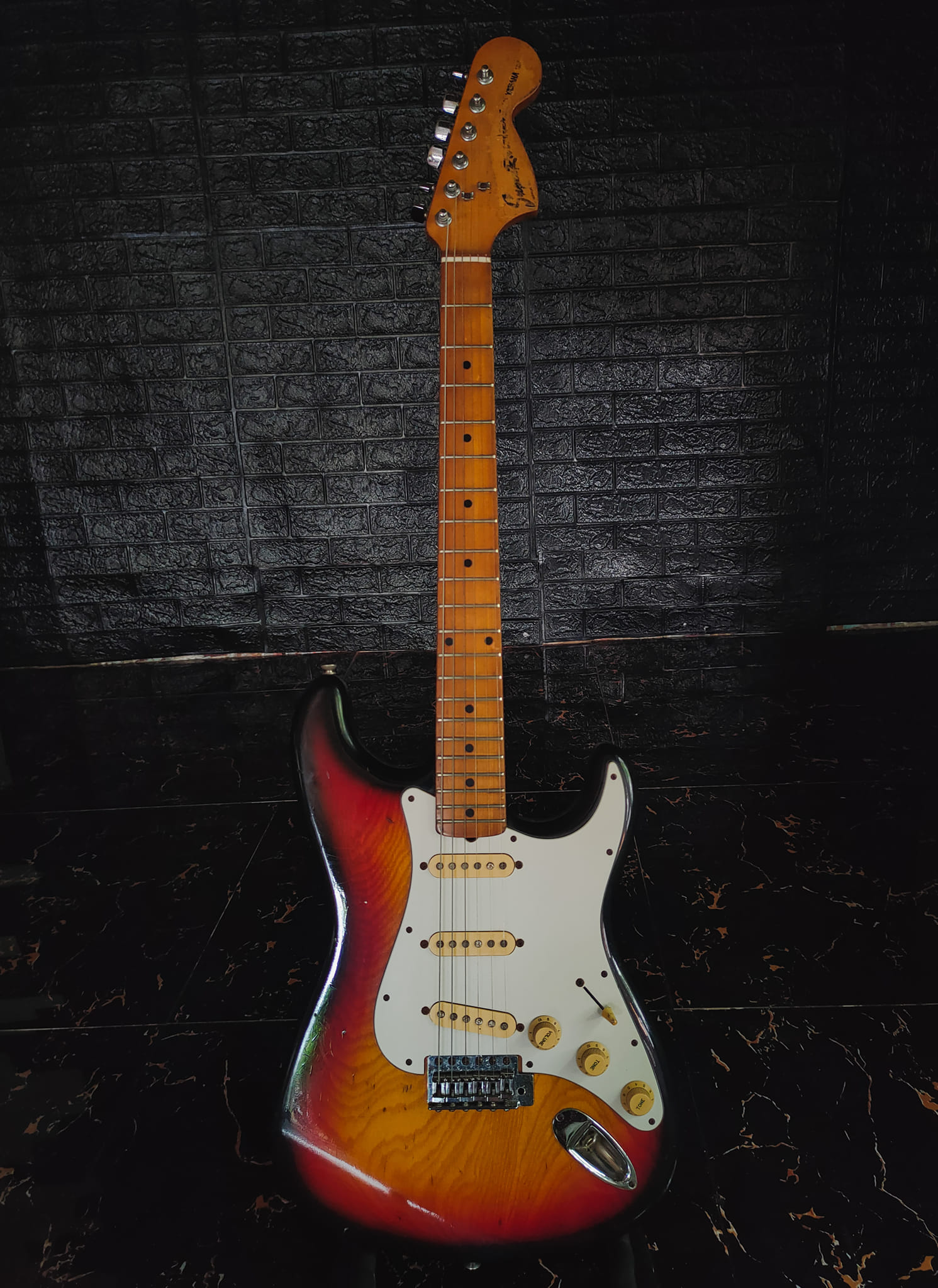 Yamaha STH500R guitar with Spinex pickups for sale