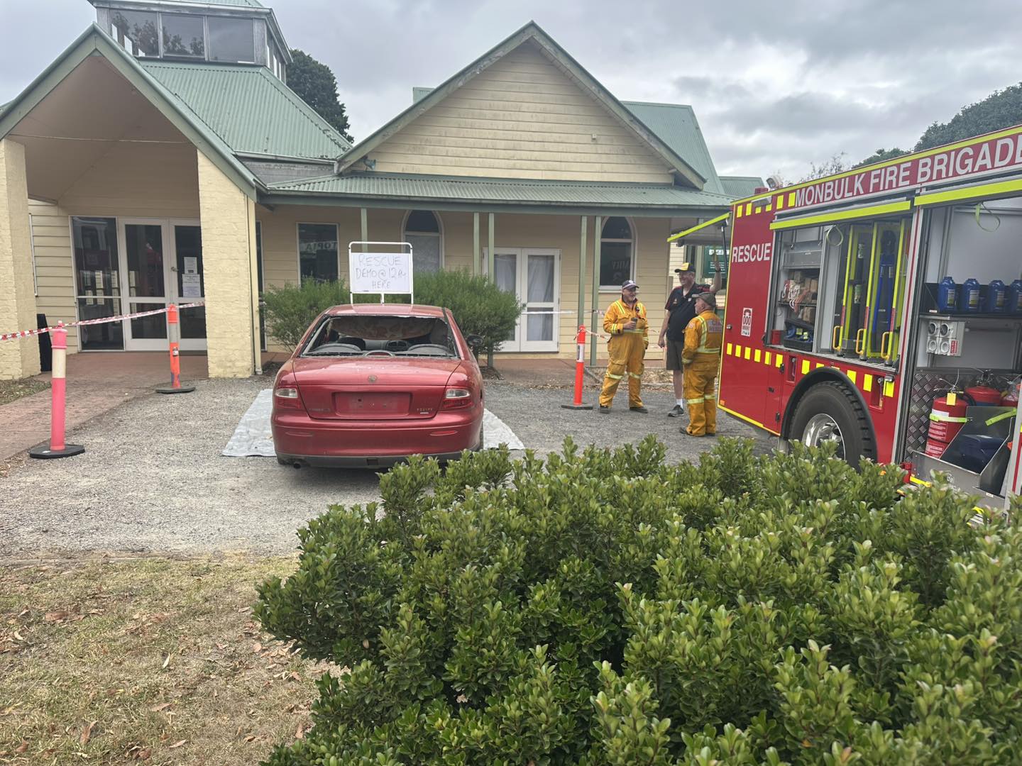 Monbulk - 🚨 Don’t Miss the Live Rescue Demonstration at 12 PM! 🚨 Come ...