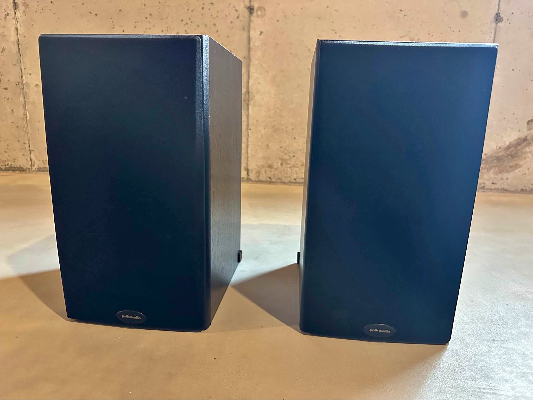 2x Polk Audio RT35i Wall Mount Speakers - Speakers & Subwoofers ...
