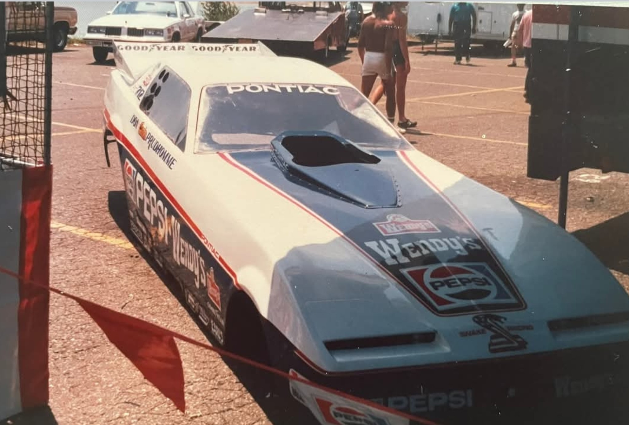 Don Prudhomme's Pepsi Funnycar operation 📸 by Ken Farrell
