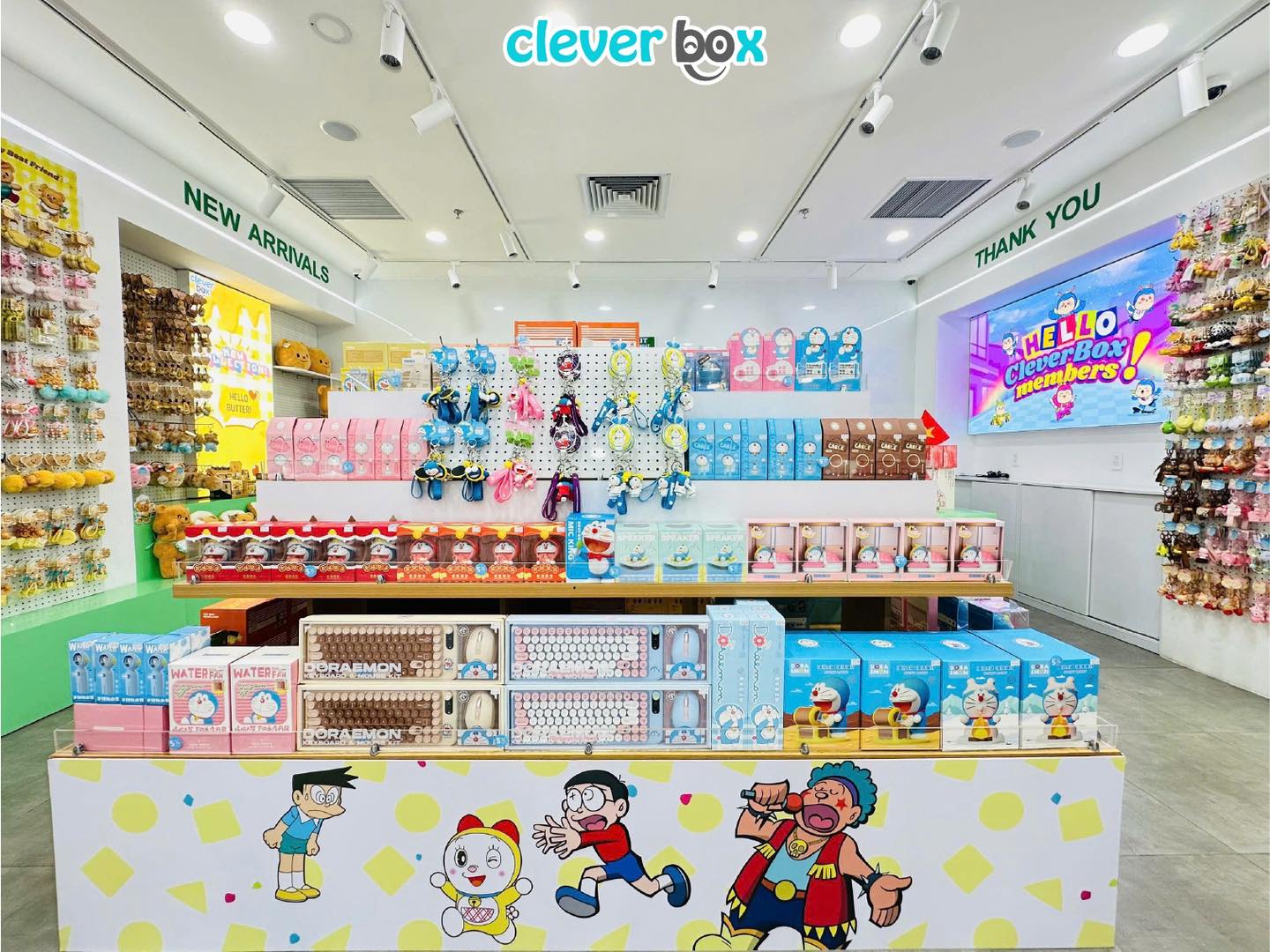 Cleverbox - Cleverbox luôn full kệ hàng đồ chơi, quà tặng... | Facebook