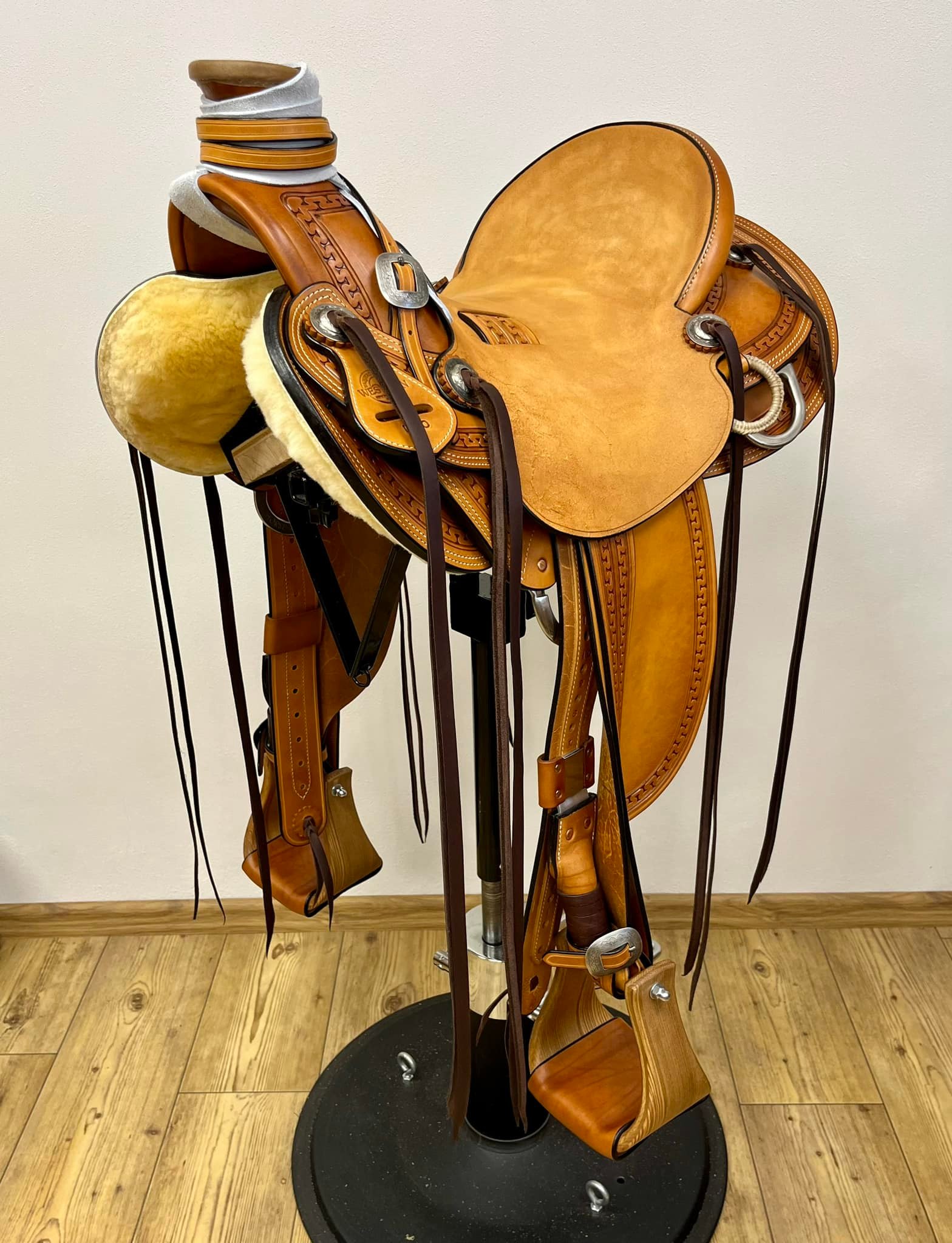 Modern Vaquero saddle No.160 - basic... - Vaquerosaddles.com | Facebook