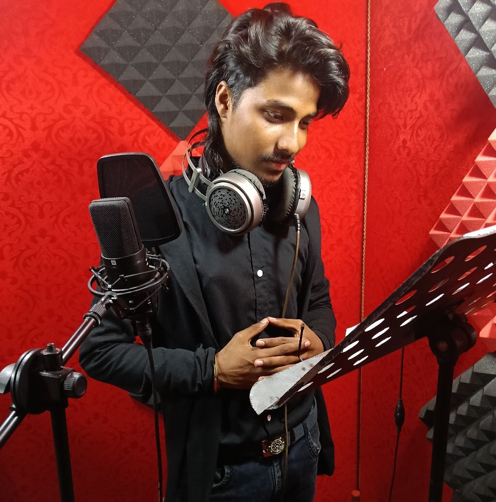 Singers Bittu Darbhangiya Singer