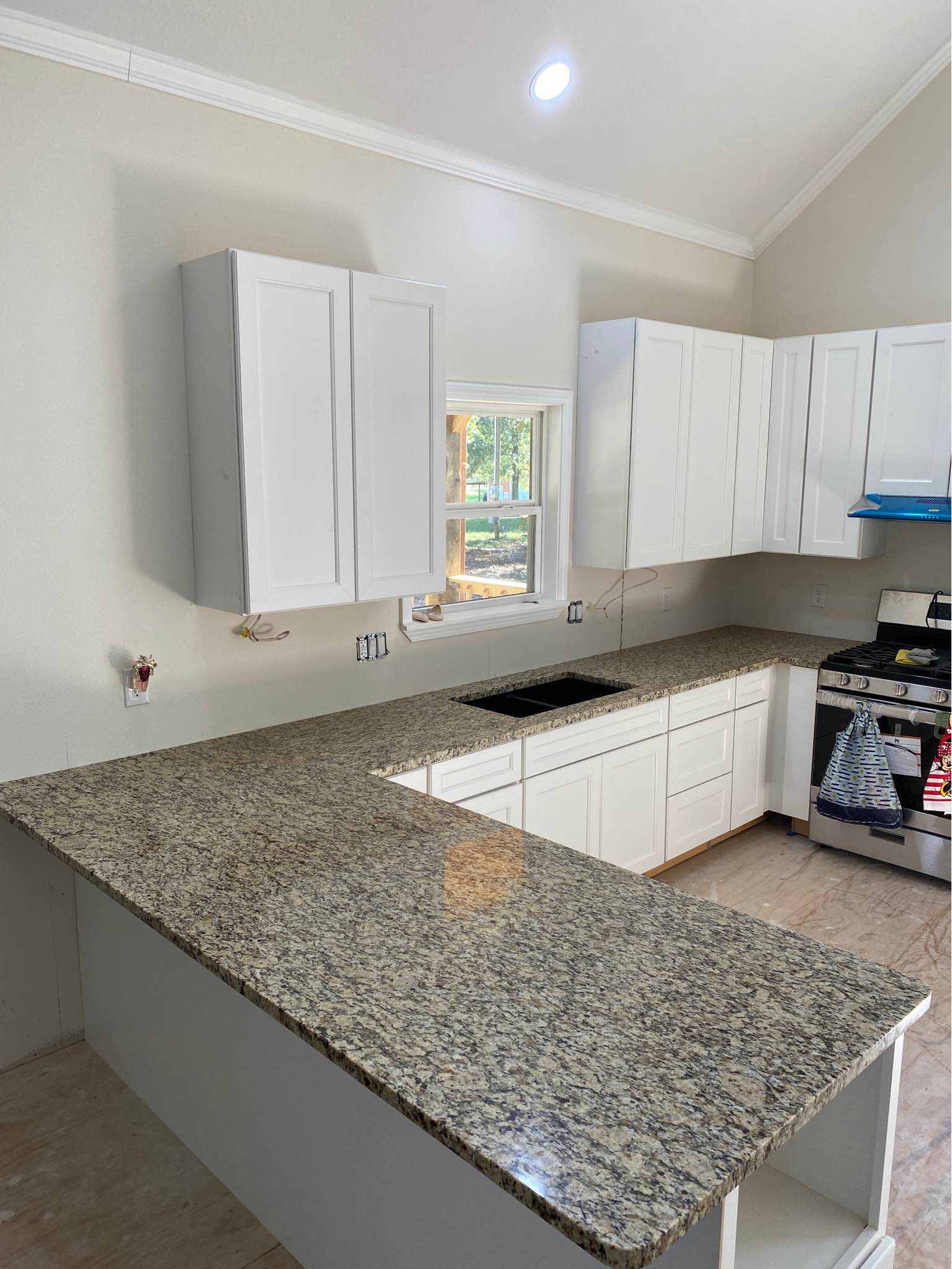LATINOS / En Katy Texas | Kitchen granite quartz countertops bathrooms