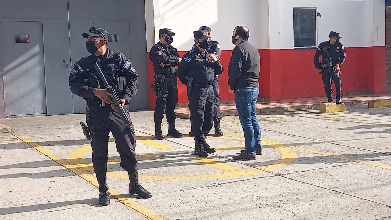 Tcs Noticias - El Ministro de Seguridad, Gustavo Villatoro...