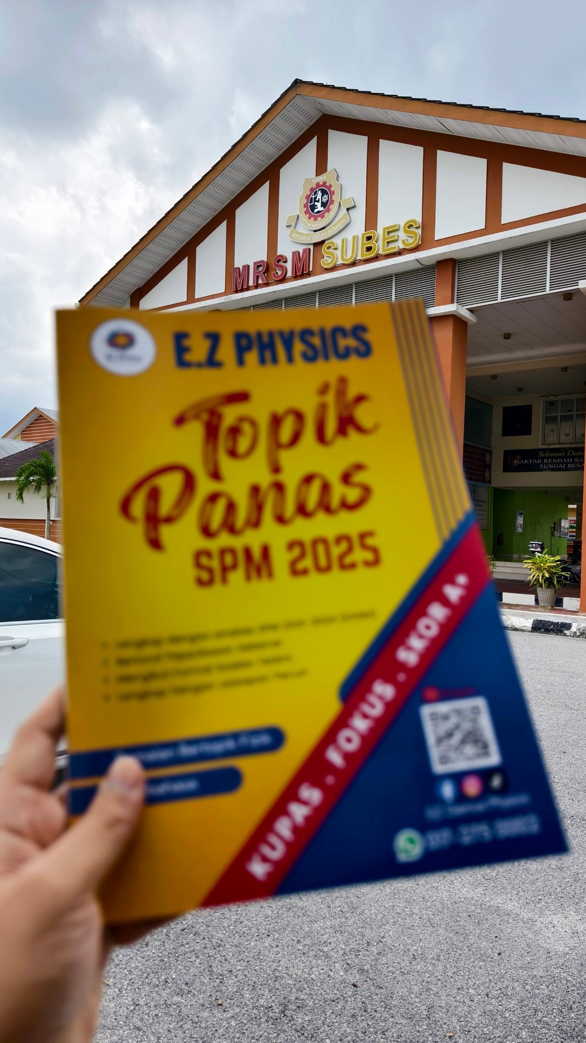 EzGenius - Alhamdulillah...selesai penyerahan 160 naskah Modul Topik ...