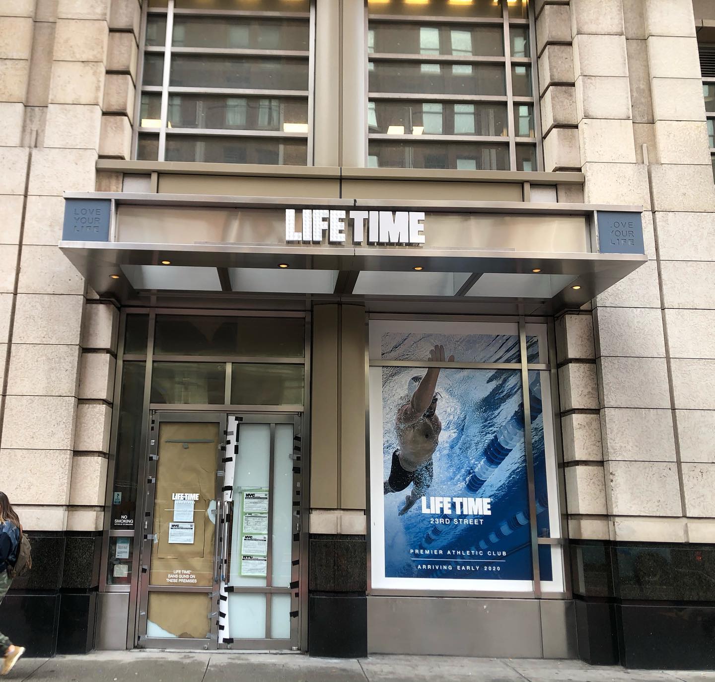 Avidsigngroup - New signs for Life Time athletics,...