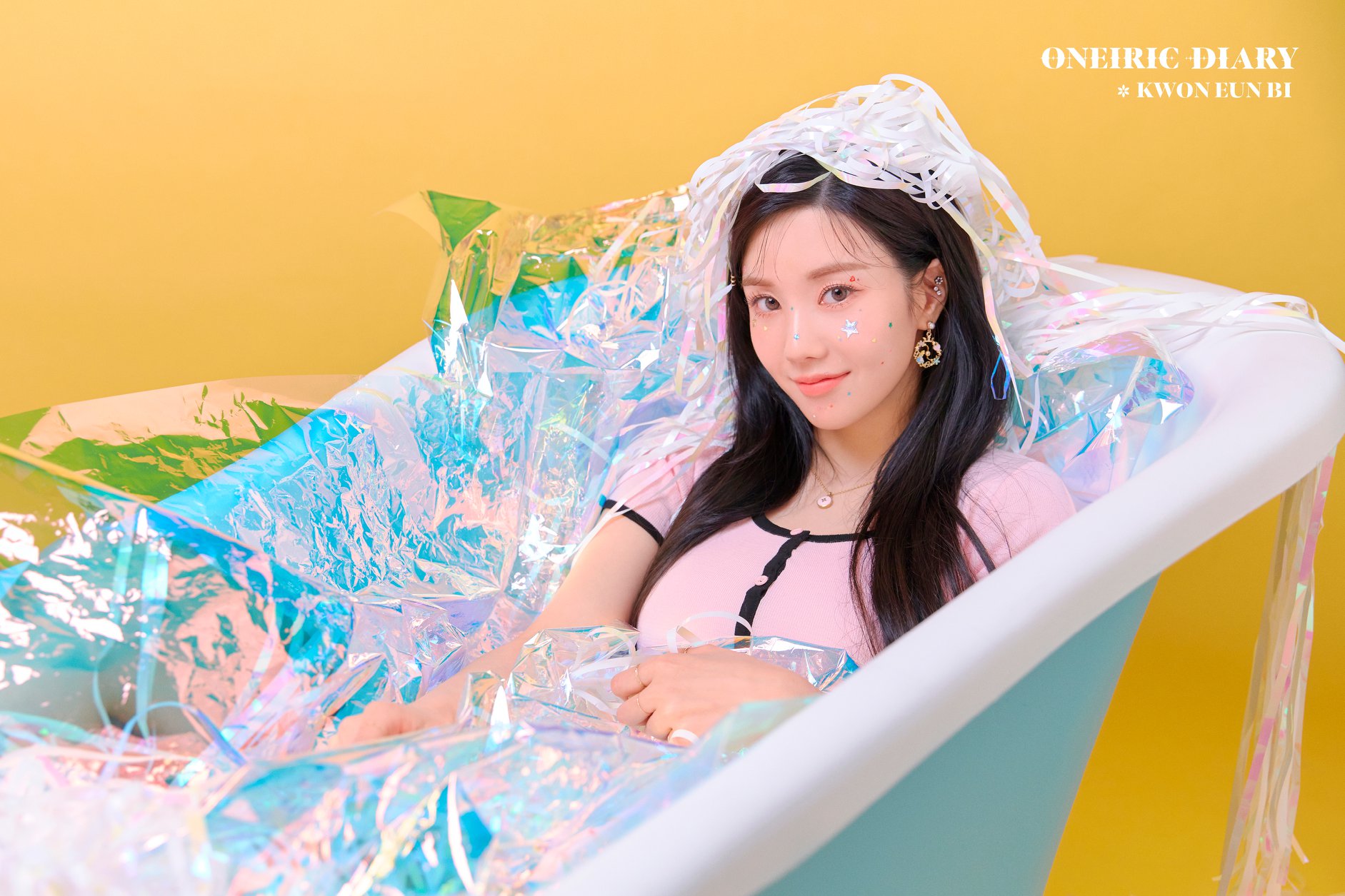 IZ.ONE - 아이즈원 - IZ*ONE 3rd Mini Album [Oneiric Diary]... | Facebook