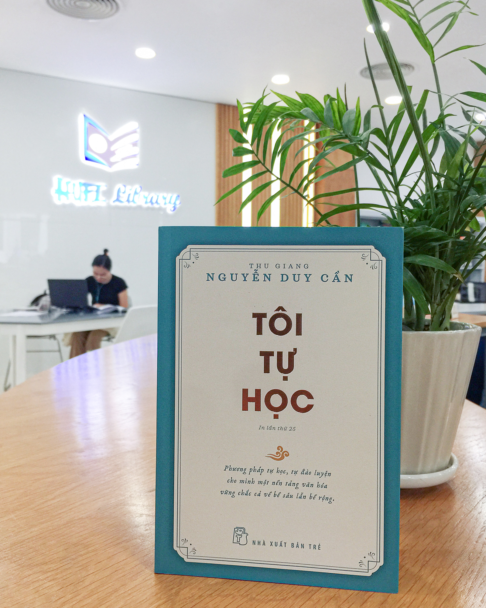 HUIT Library - 📖 ĐỌC SÁCH CÙNG BẠN 📖 TÔI TỰ HỌC...