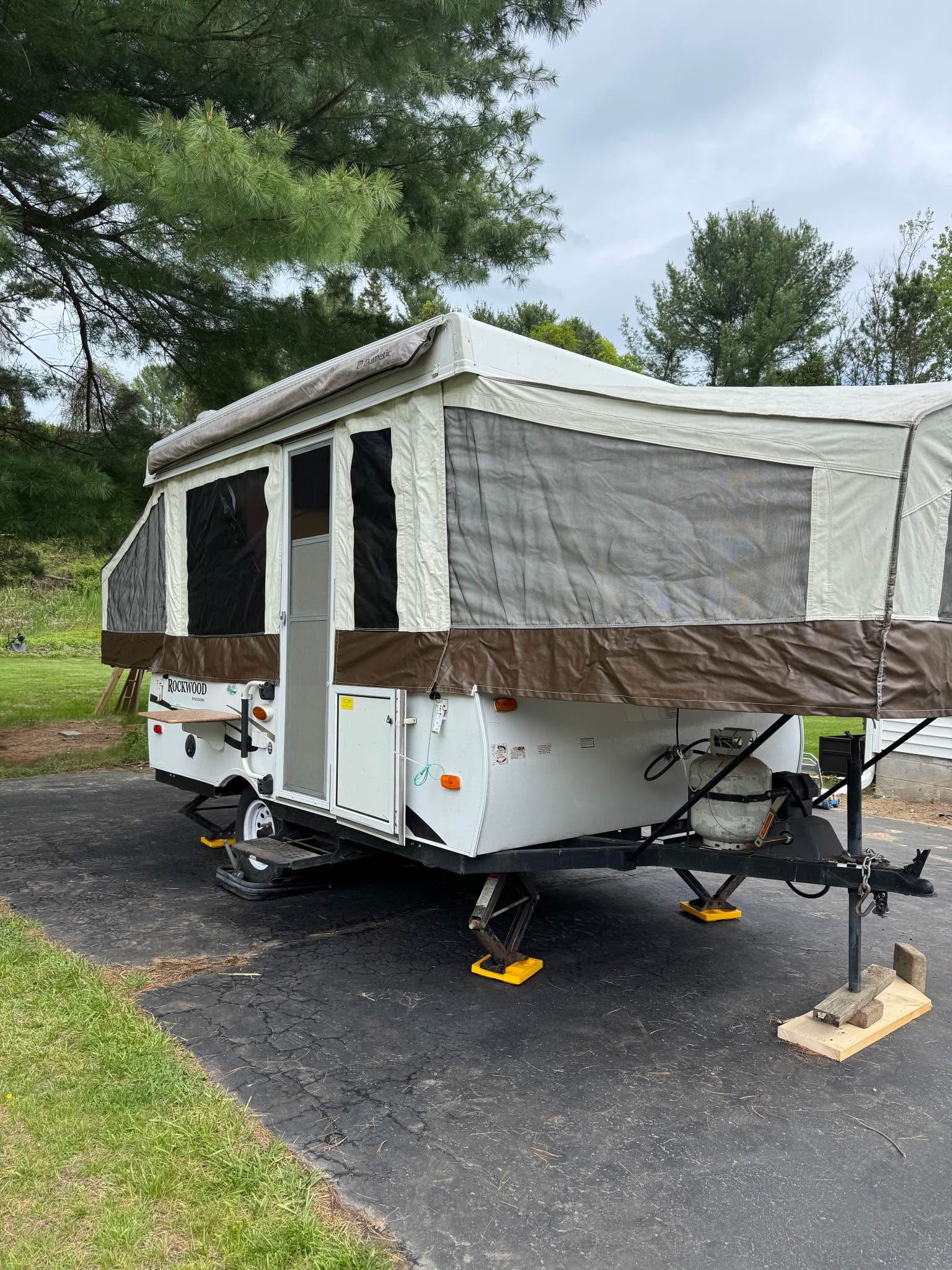 Rockwood Freedom Pop Up Camper - Campers - Guilderland, New York ...