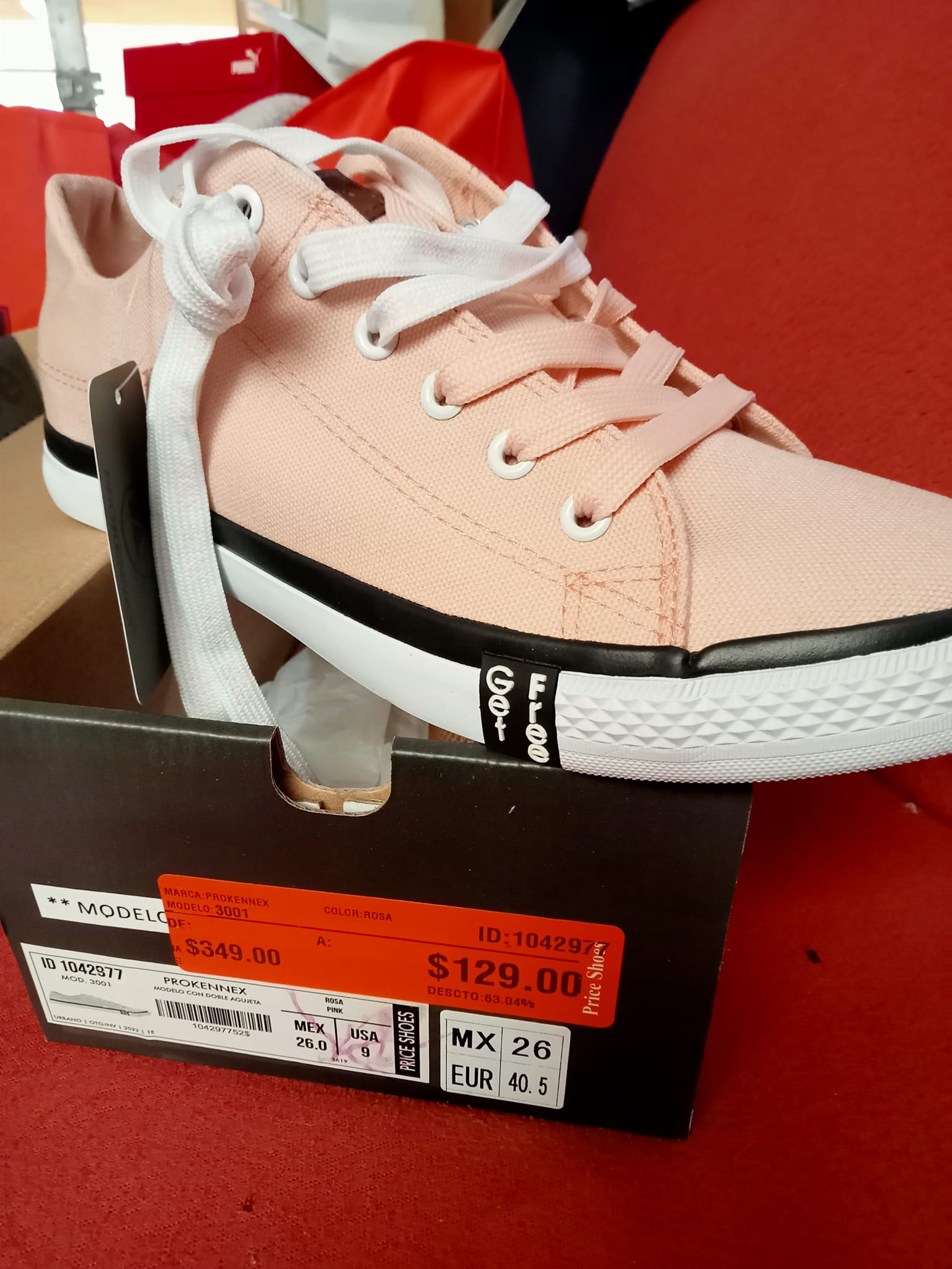 任天堂switch -01 Los tenis morados son del 20 son Skechers pido $100