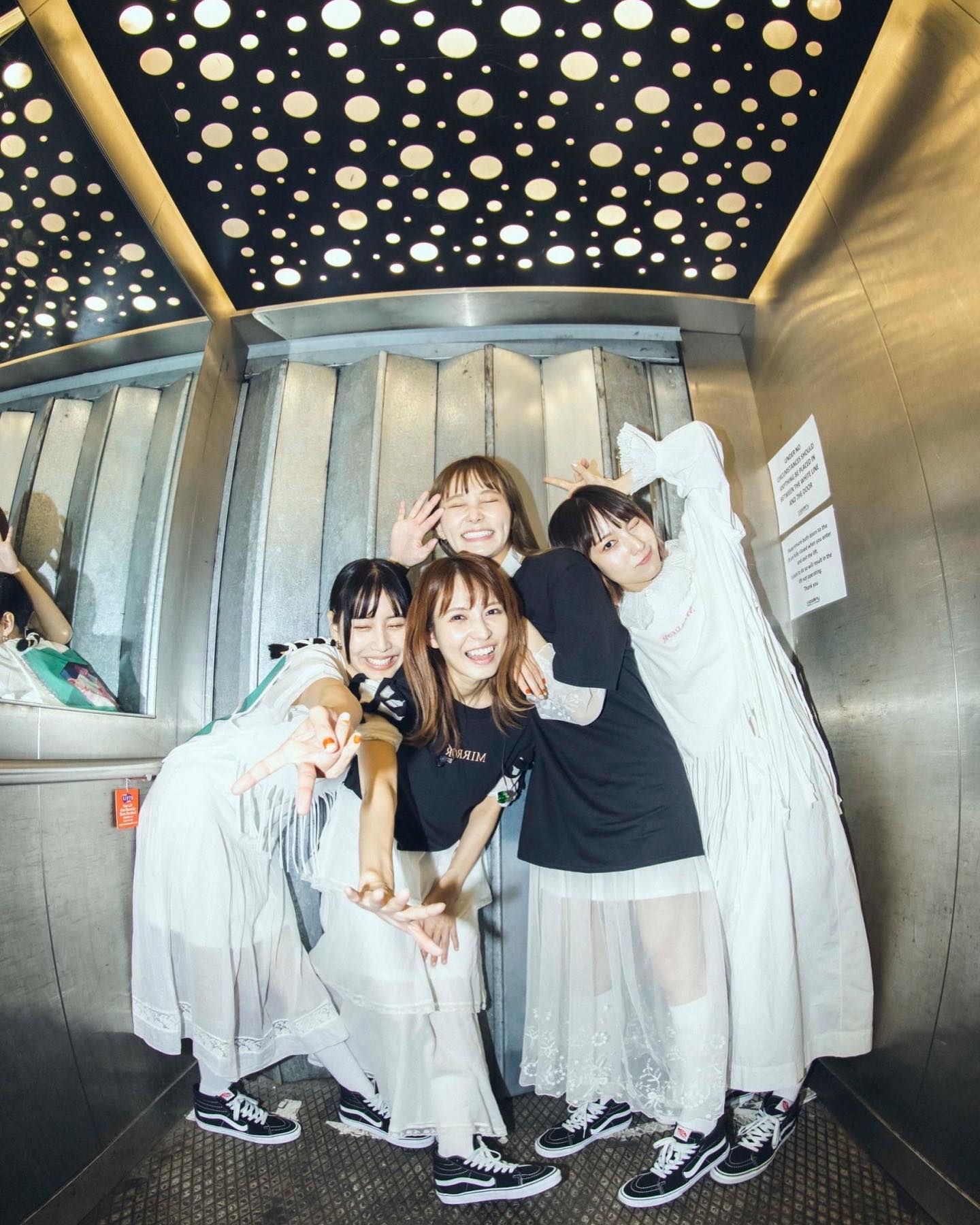 SCANDAL WORLD TOUR 2022 “MIRROR”GOODS MIRROR T シャツ(BLACK) SIZE