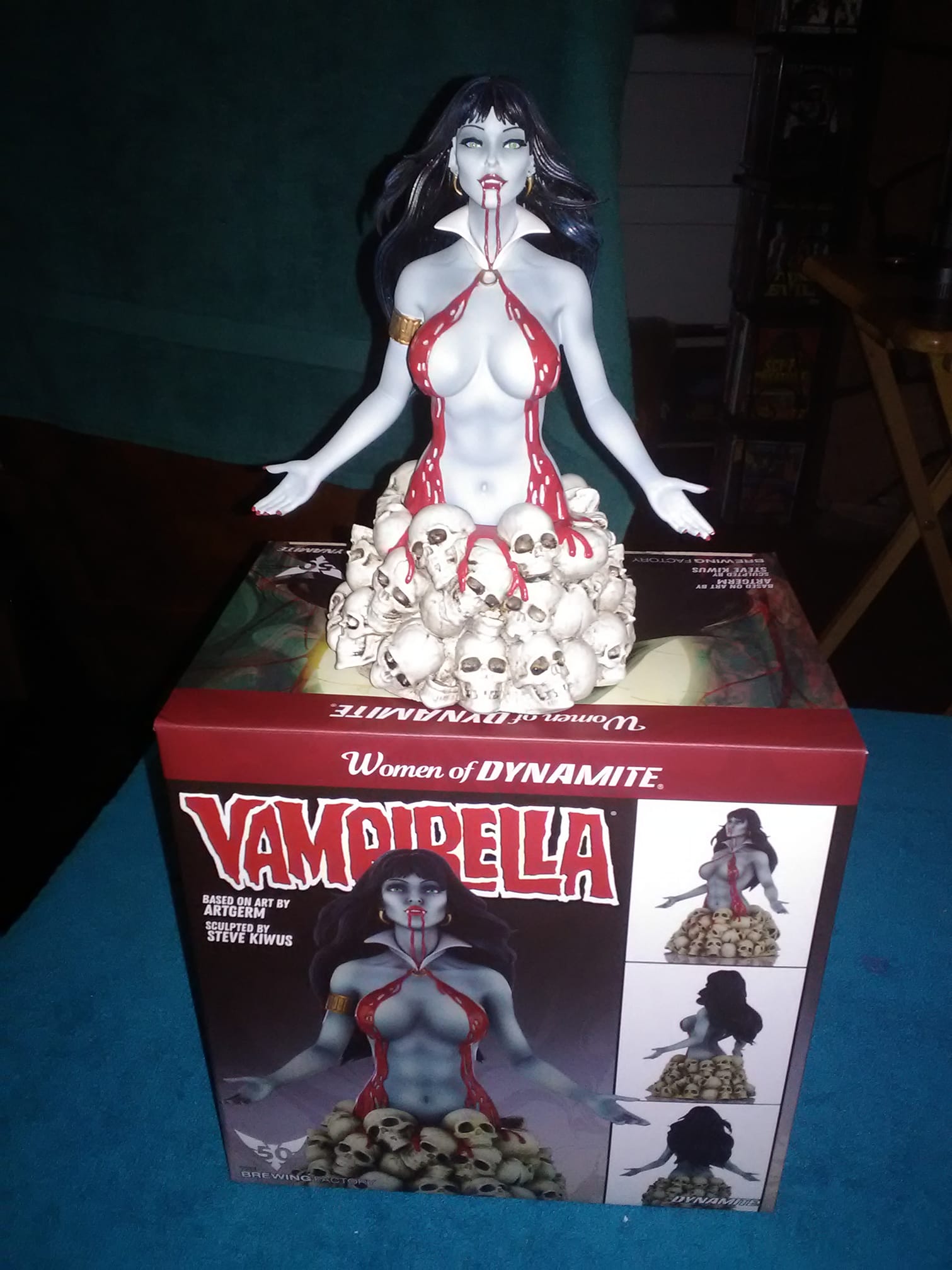 Vampirella fans, sink your fangs into this! Based off Artgerm display picture 1