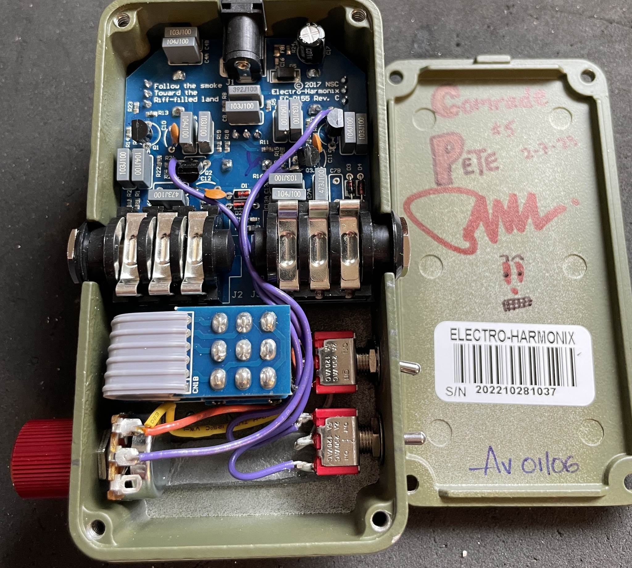 Modifying EHX Big Muff nano with JHS Moon Pi