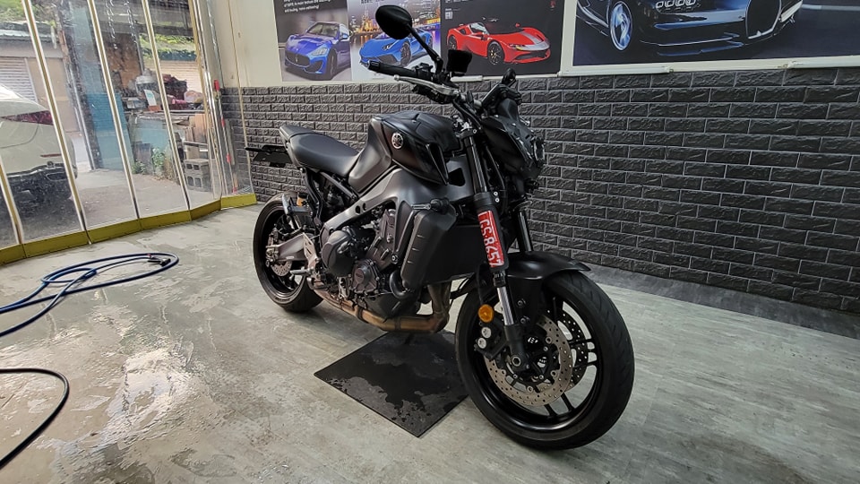 Ys專業車體貼膜 - YAMAHA TM09 油箱 ️STEK 消光犀牛皮 BENZ EQC 車身彩繪飾條 ️3M... | Facebook