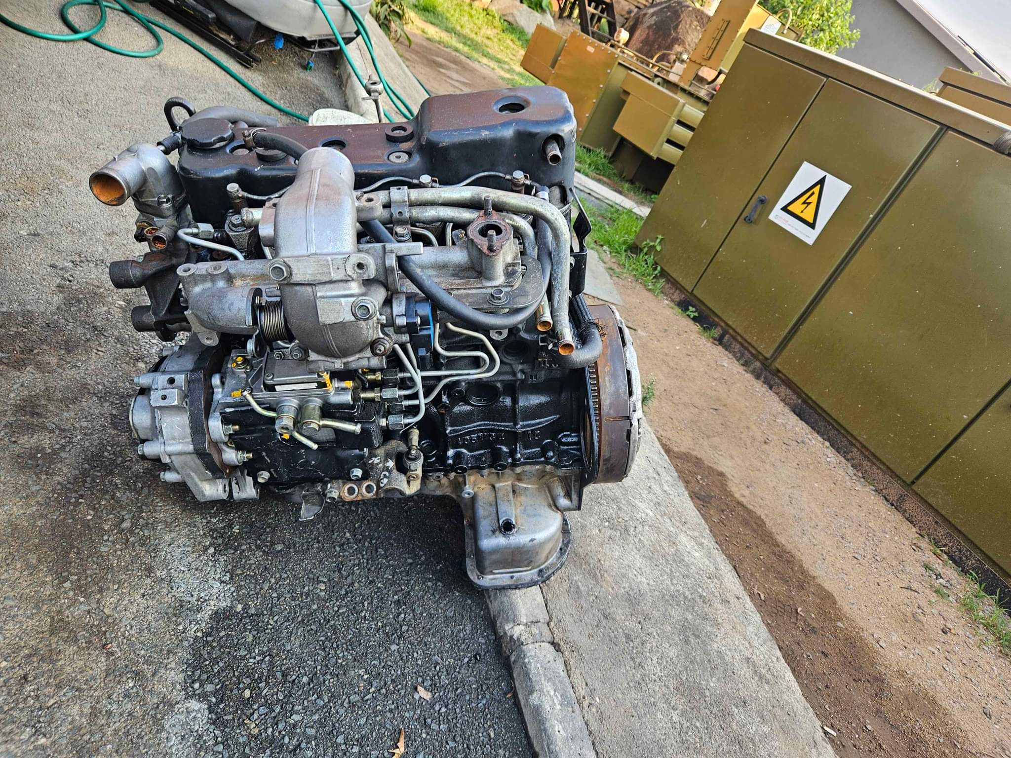 isuzu-kb300-injector-pump-engine-etc-car-engines-engine-parts