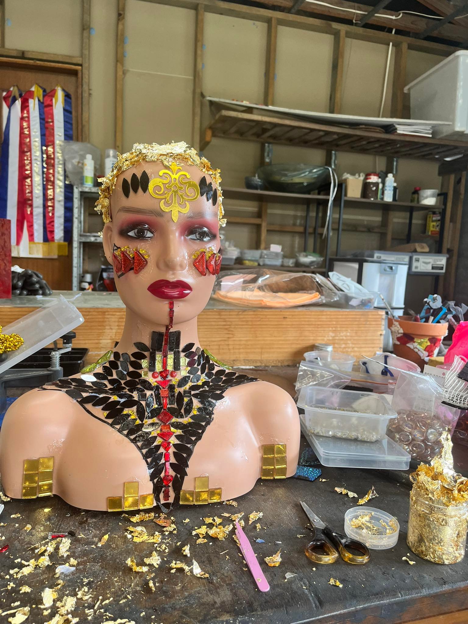 Creating mosaics with salvaged mannequins