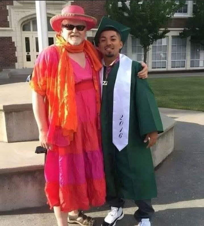 graduation teacher dress keeps promise, attends student's in a graduation outfit ideas for teachers