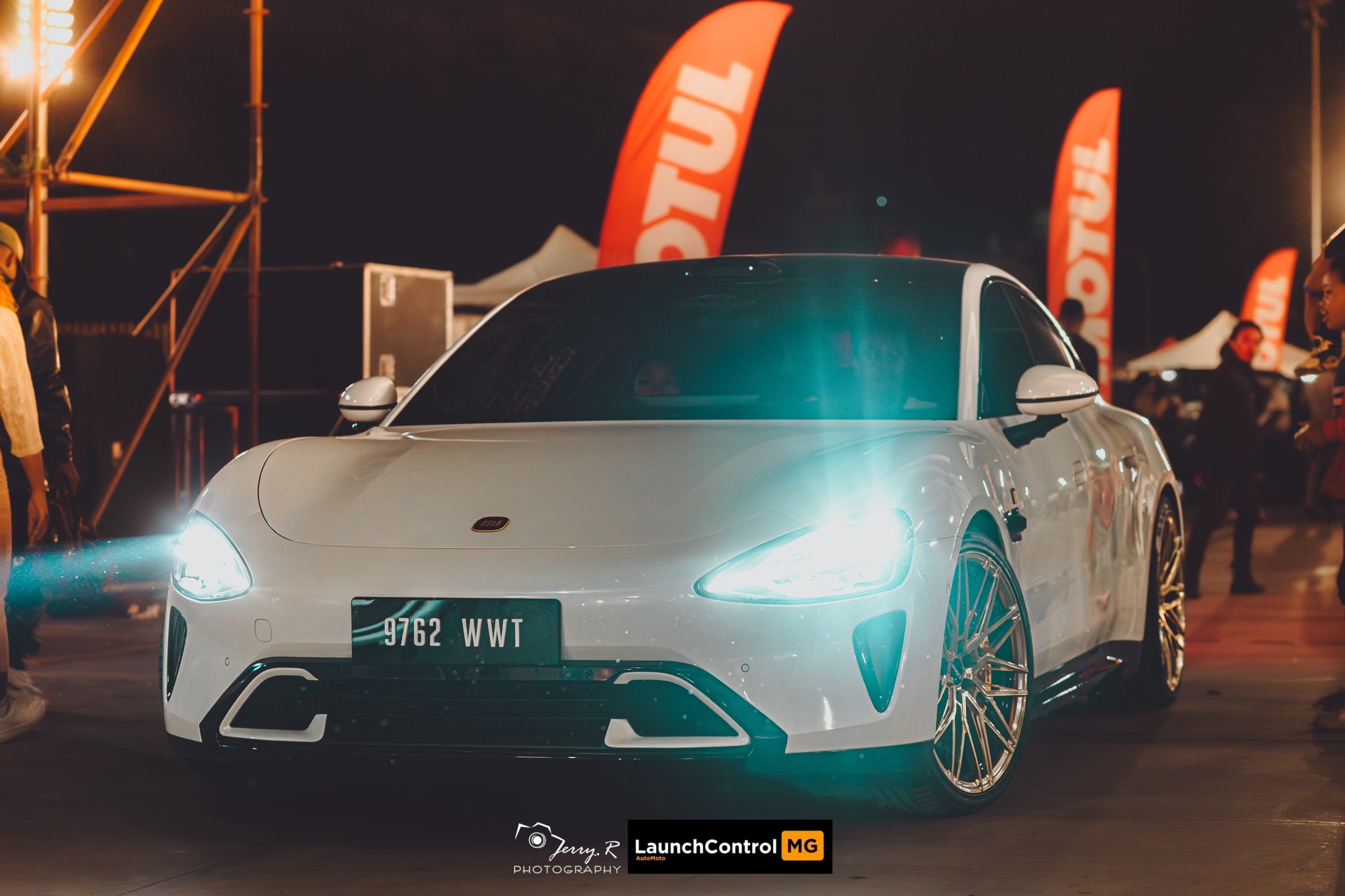 Launch - La xiaomi su7 au MotorShow 2025 📷: Launch Control MG alias ...