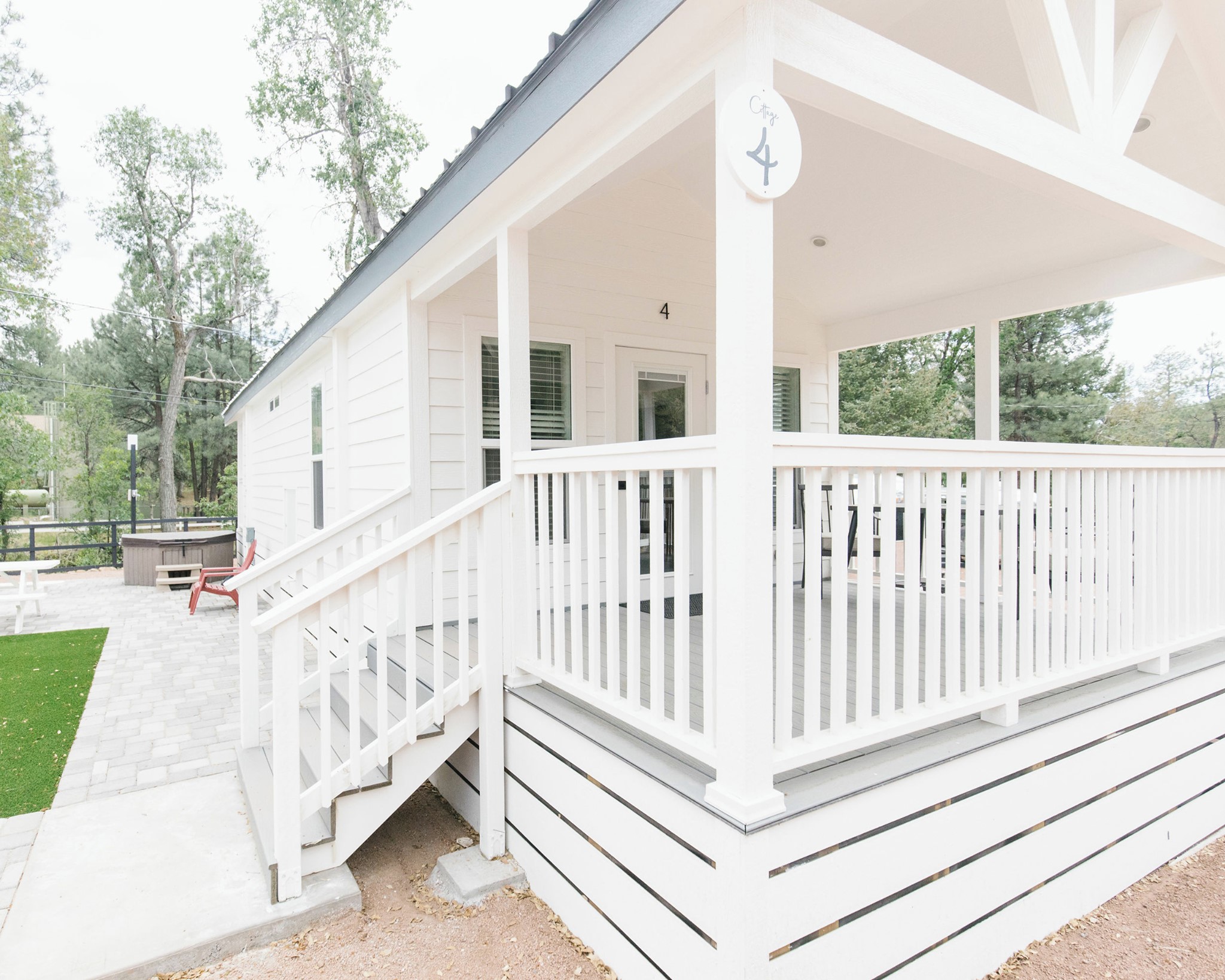 A tiny cottage fit for a king... Take... - The Strawberry Inn