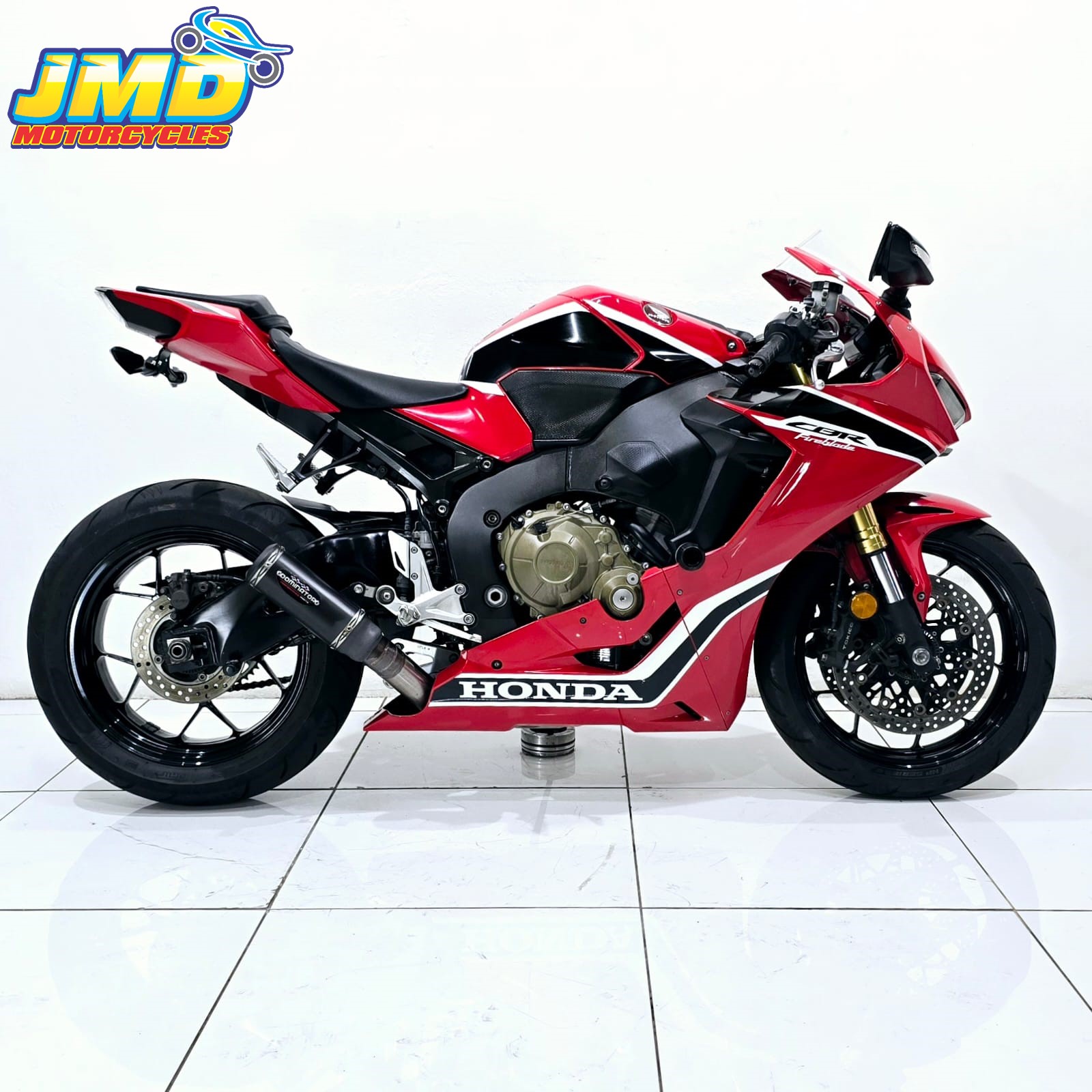 2014 Honda CBR1000RR with 21626km. Priced at R149 999 with easy