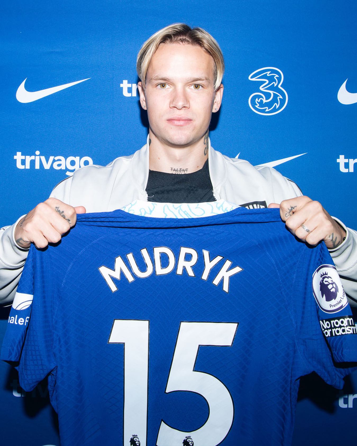 Chelsea newest signing Mykhaylo Mudryk will wear the number 15