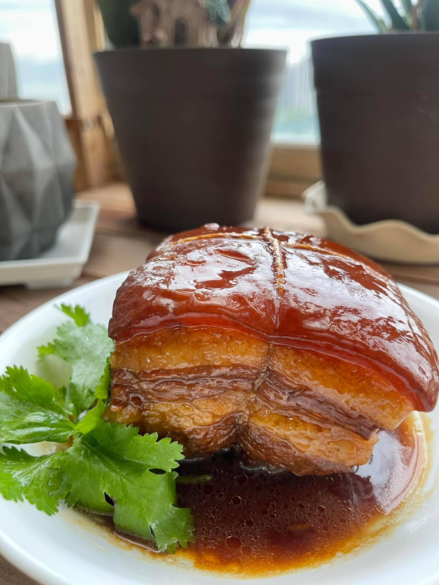 泰Tai-泰式料理餐廳 - 去年過年🧨 阿母指定年菜🍖滷腿庫 我還切小小插牙籤 完全走手工菜路線... | Facebook