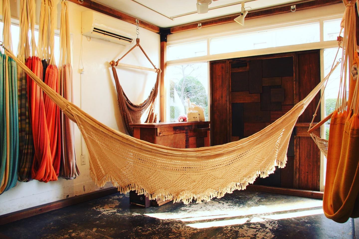Hammock2000 - SHOW ROOM 世田谷 梅雨の合間の貴重な日差しが降り注ぐ 
