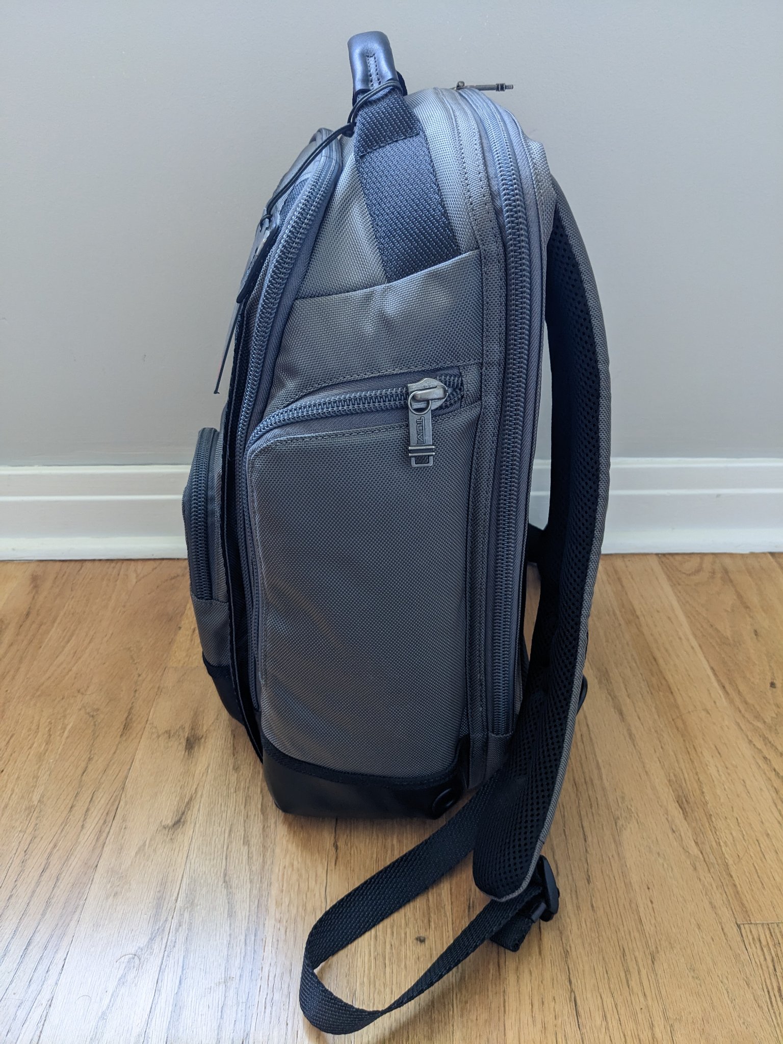 tumi backpack shaw deluxe RARE "SQUID GAMES" Limited Edition Alpha Bravo Gray/B  Lusso Texano This lightweight backpack folds flat to be completely packable Backpack by Tumi (USA). Article: