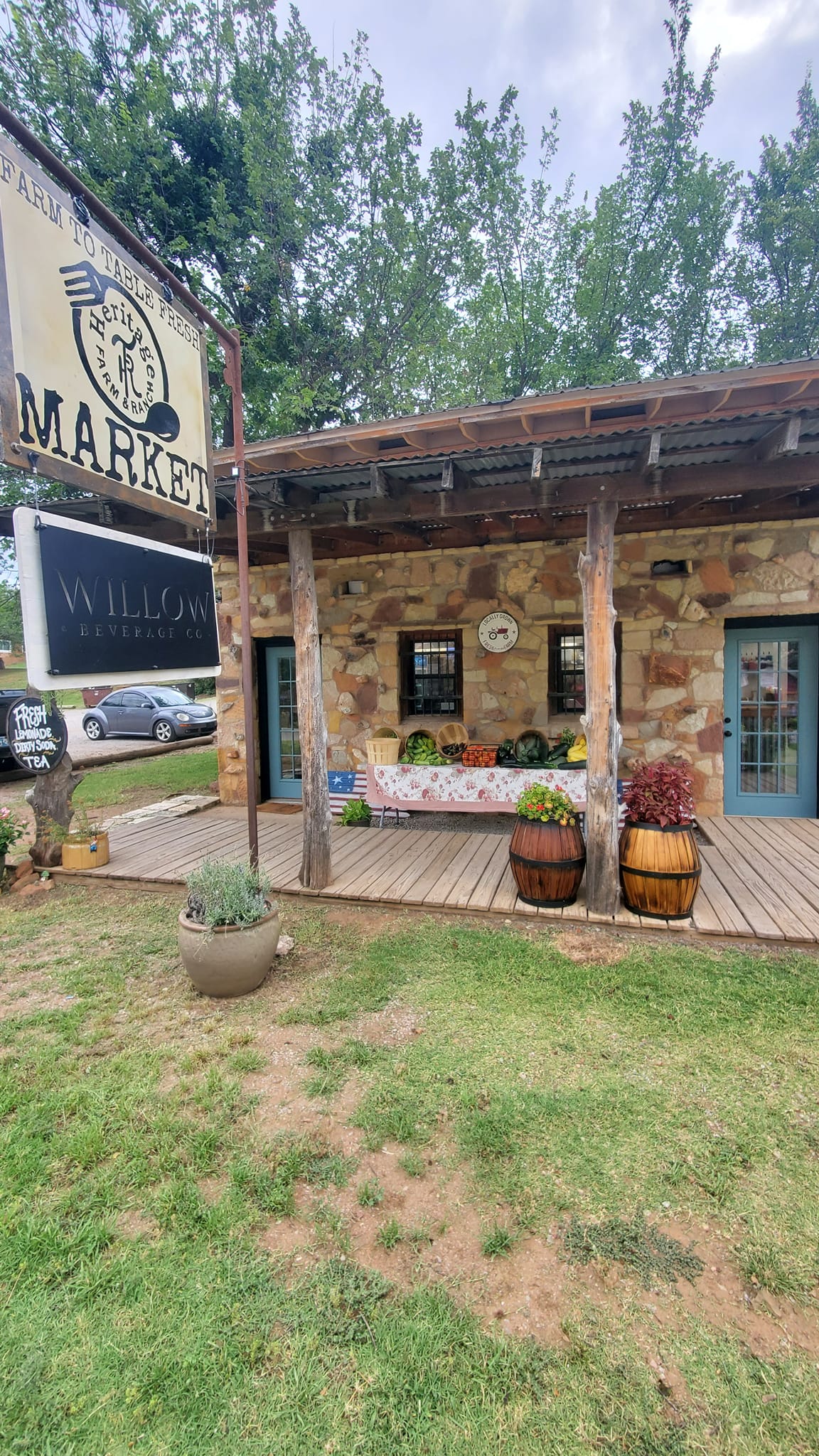 Happy Friday! The veggie table is... - Heritage farm & ranch | Facebook