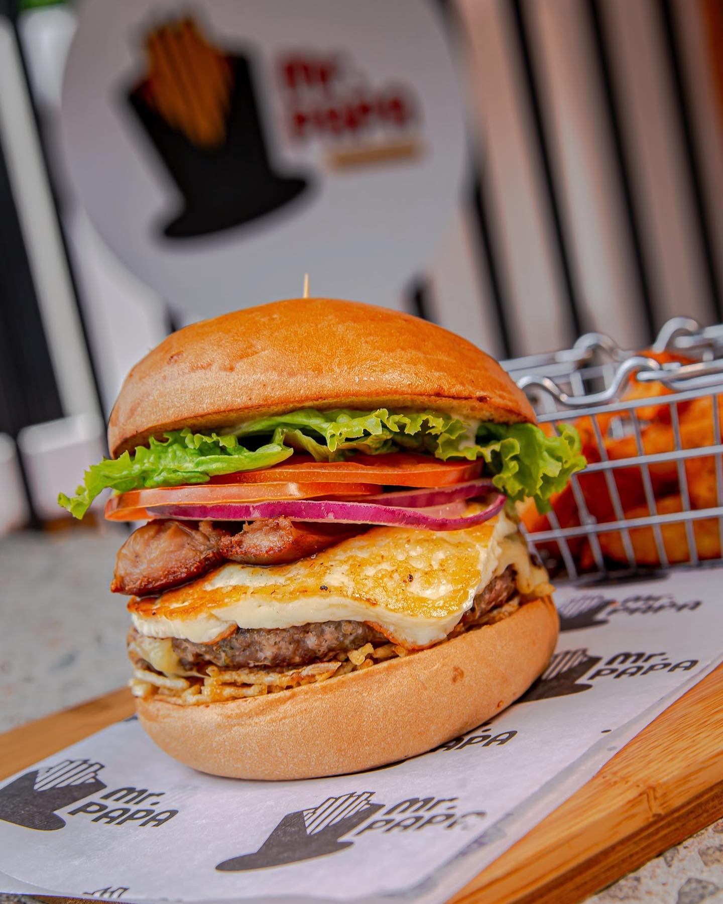 Mr. papa - • 🙌 ¡La preferida de todos! Hamburguesa...