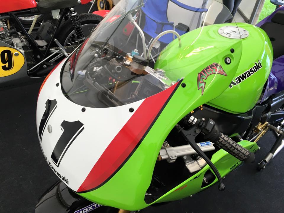 Greenall Racing Kawasaki ZXR 750 looks fast - no need to start