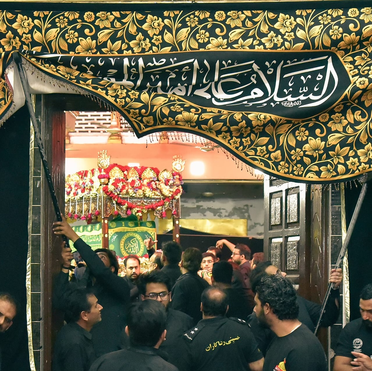 Servant_of_ahlabait - بی بی زینبؐ 🙏💫 #arbaeen #اربعین #arbaeenwalk - # ...