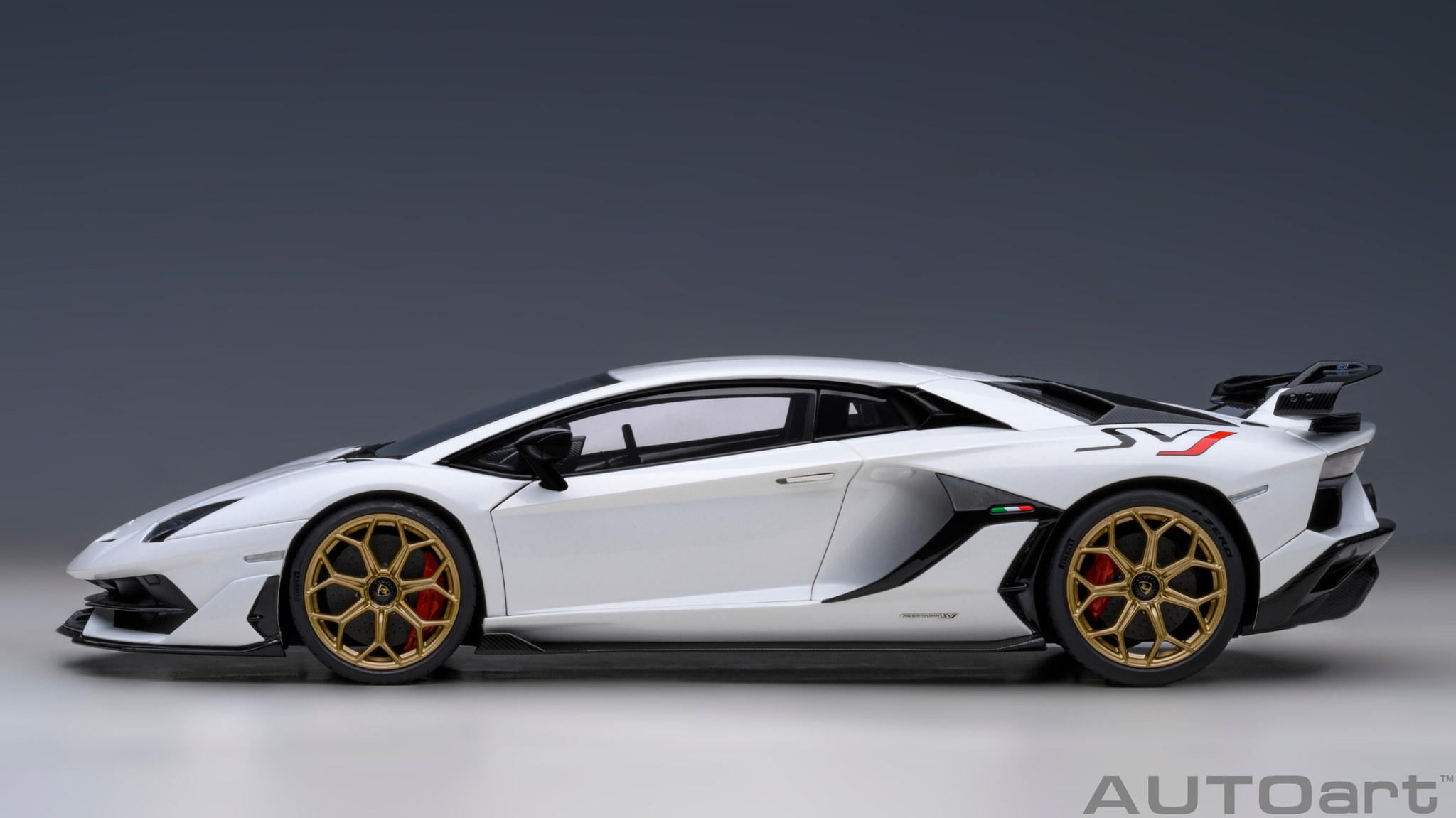 Lamborghini Aventador SVJ model by Autoart