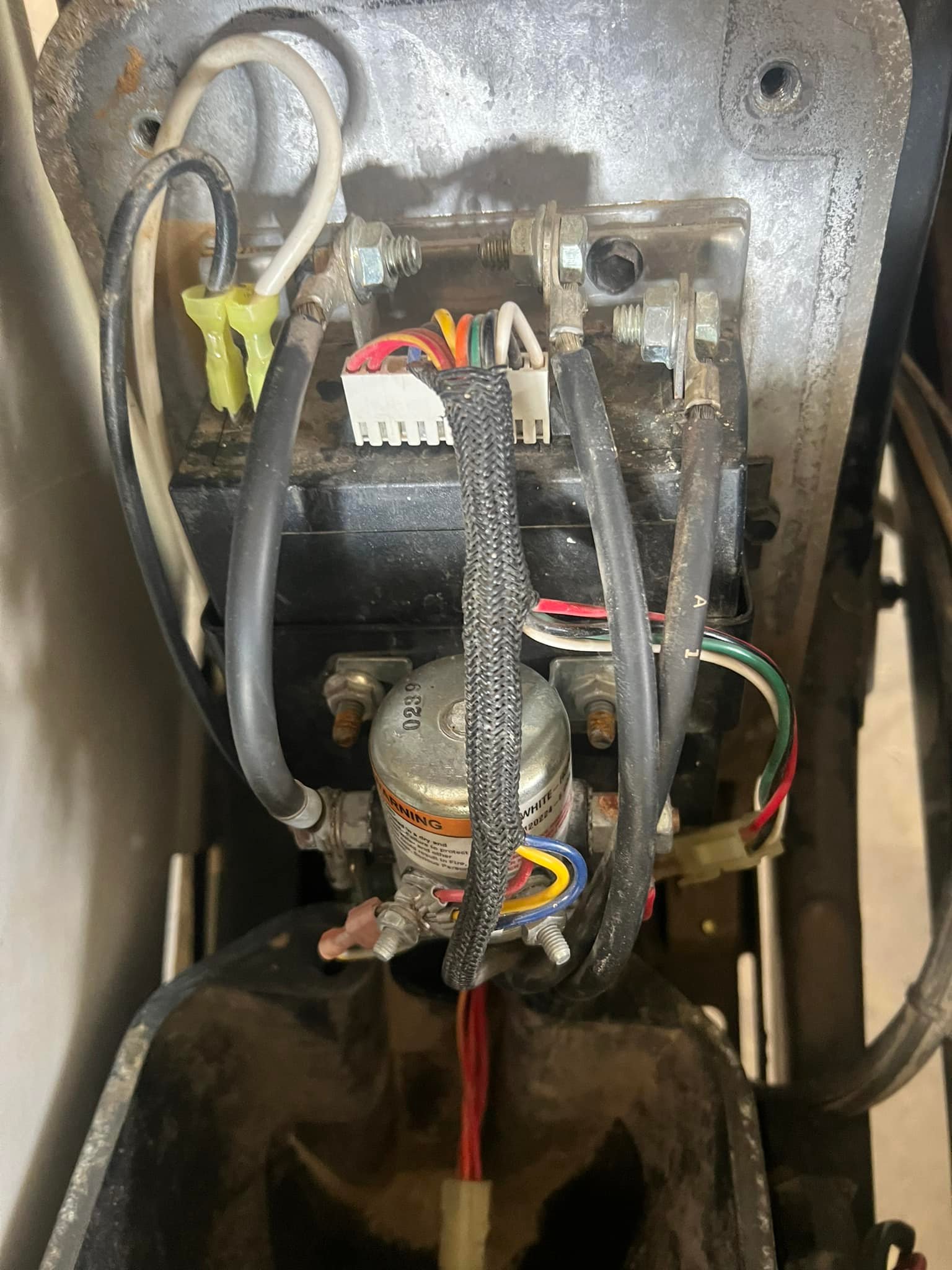 Is there a conversion kit to go from the first pic 9 pin to the