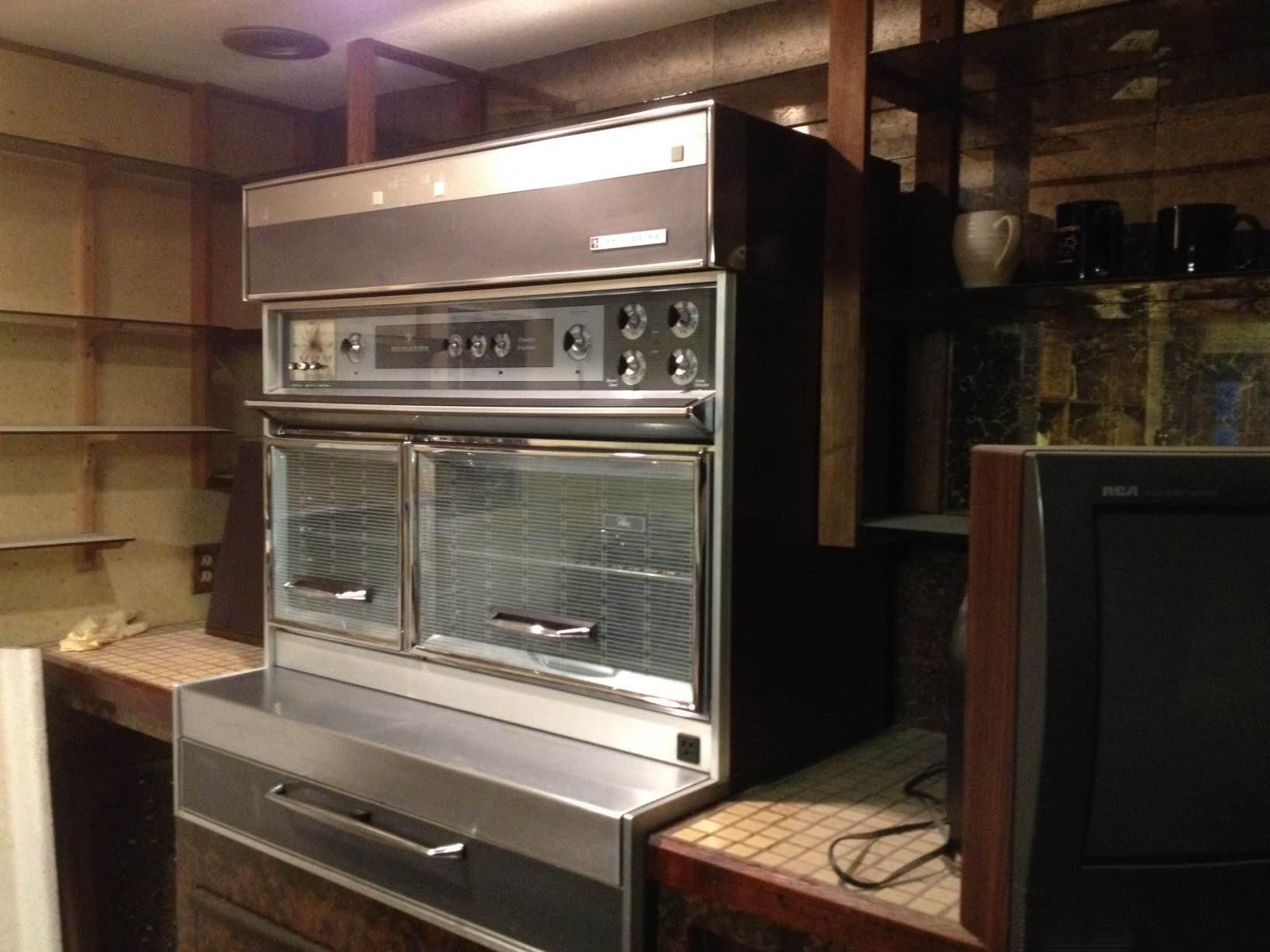 1965 Frigidaire Custom Imperial Flair Oven/Range Combo - Ranges & Ovens ...
