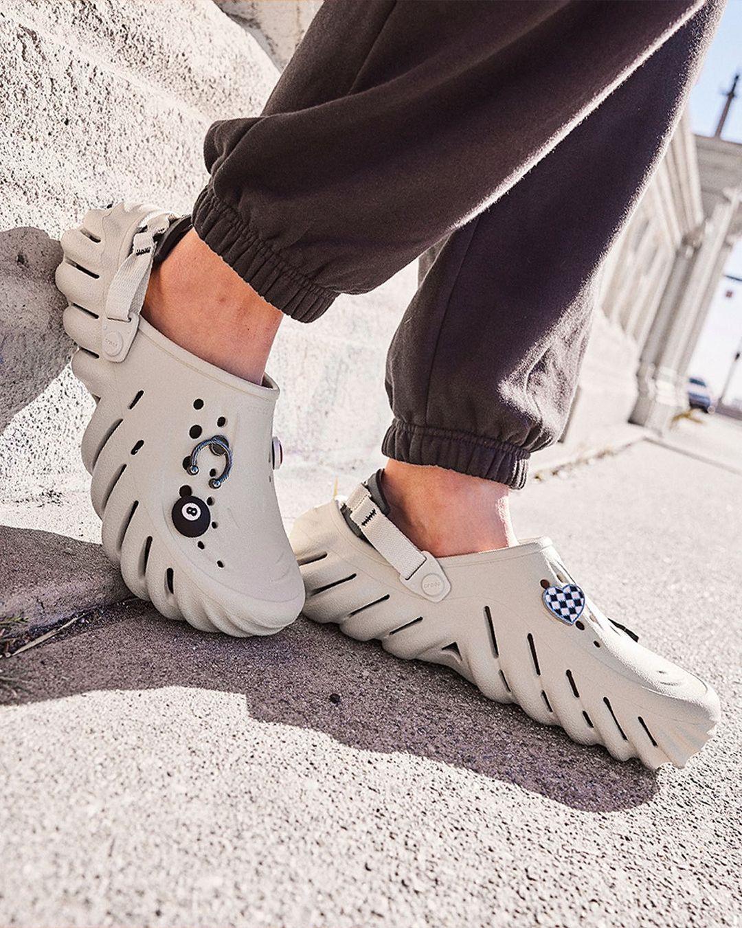 Crocs - La colección Echo es para aquellos que quieren... | Facebook