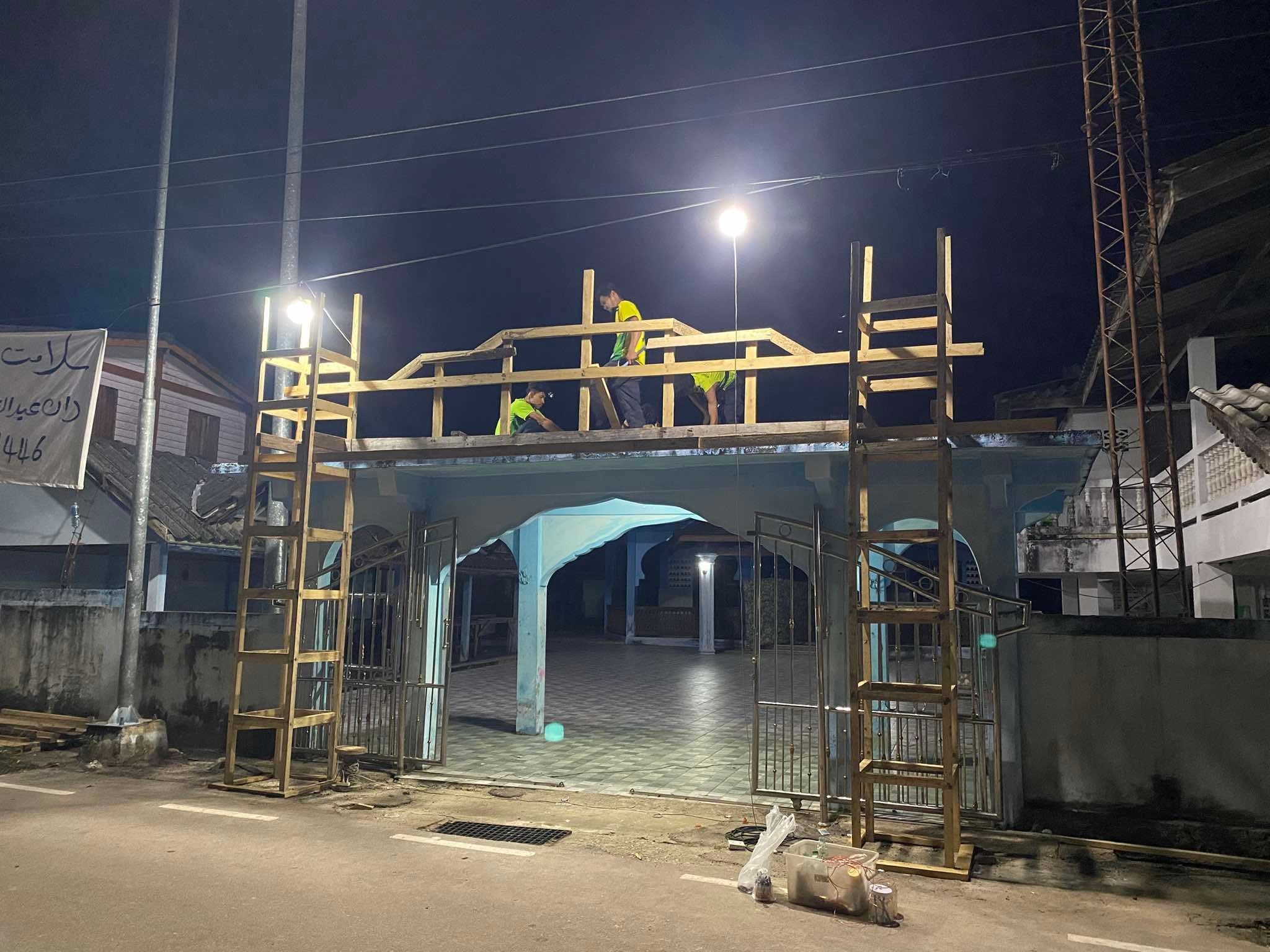 Persatuan pemuda pemudi kampung parik