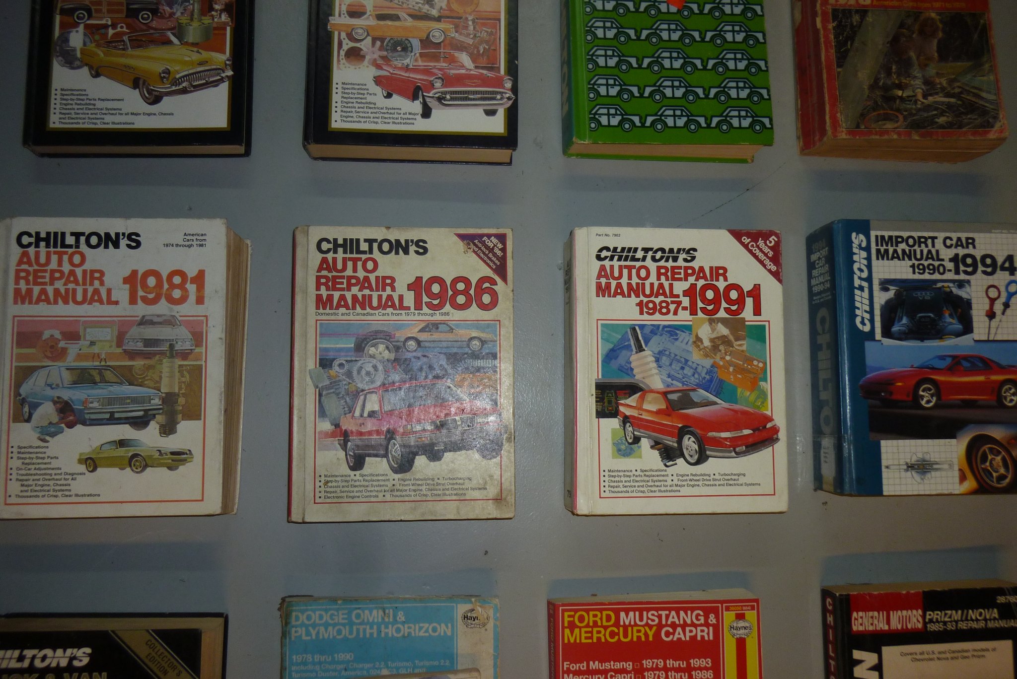 Chilton auto repair manual, 1964- 1971, collectors edition.