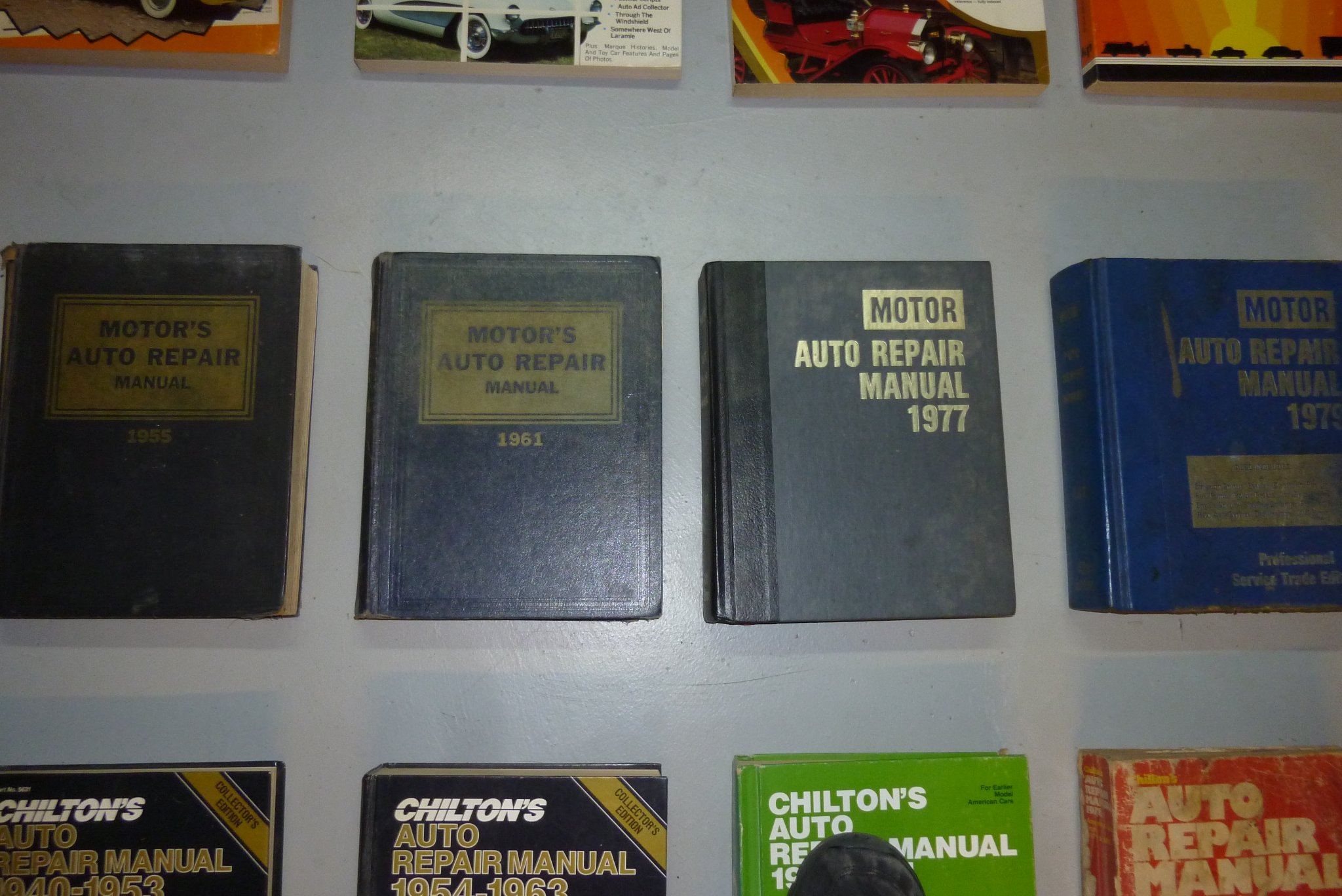 Chilton auto repair manual, 1964- 1971, collectors edition.