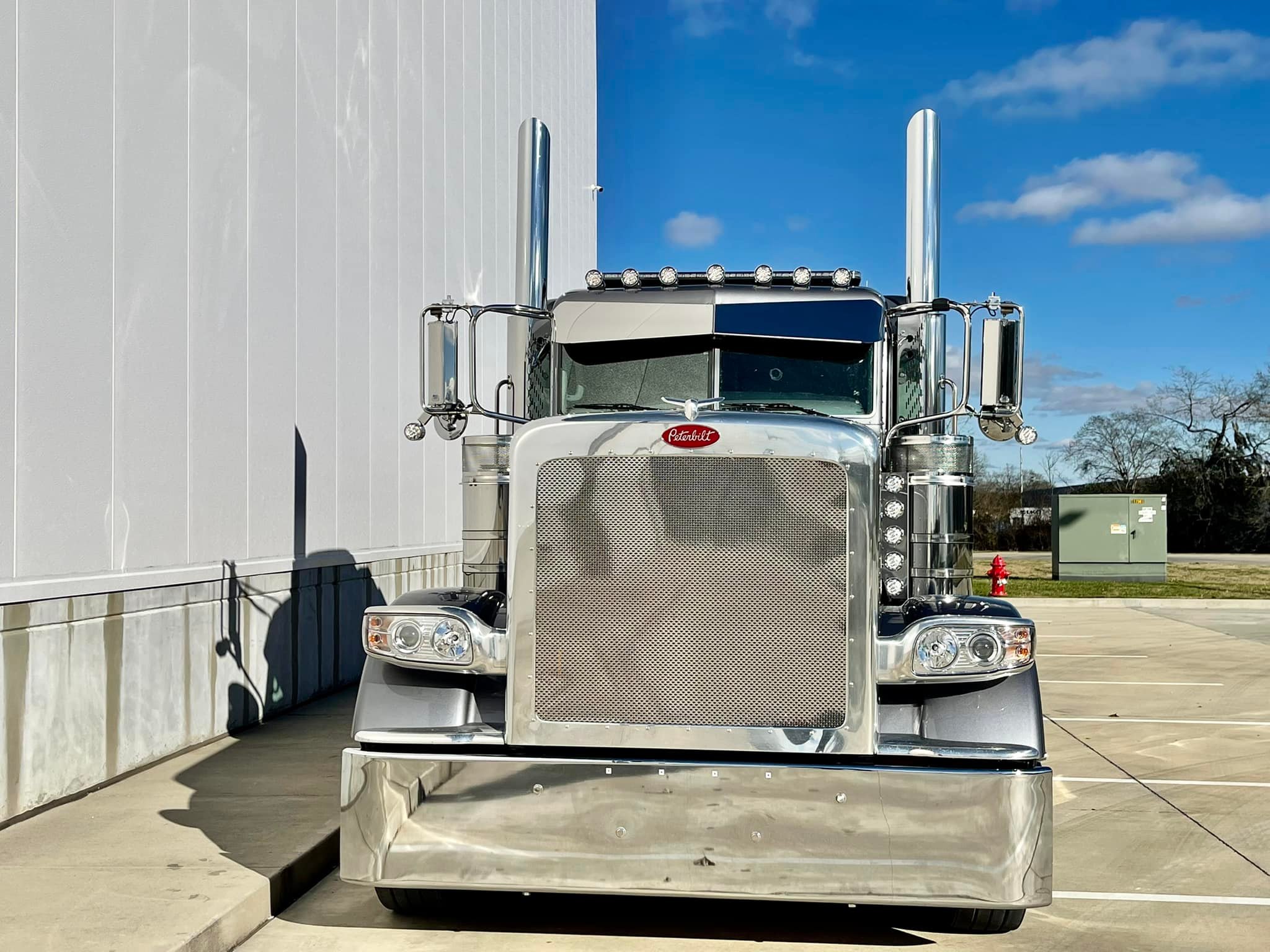Peterbilt 589 light bar brackets Purchase online at www.nugen