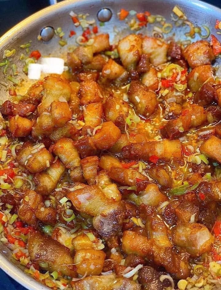 Cùng - CÁCH LÀM BA RỌI RIM SẢ Nguyên liệu: Thịt ba rọi: 600g Sả: 6 cây ...