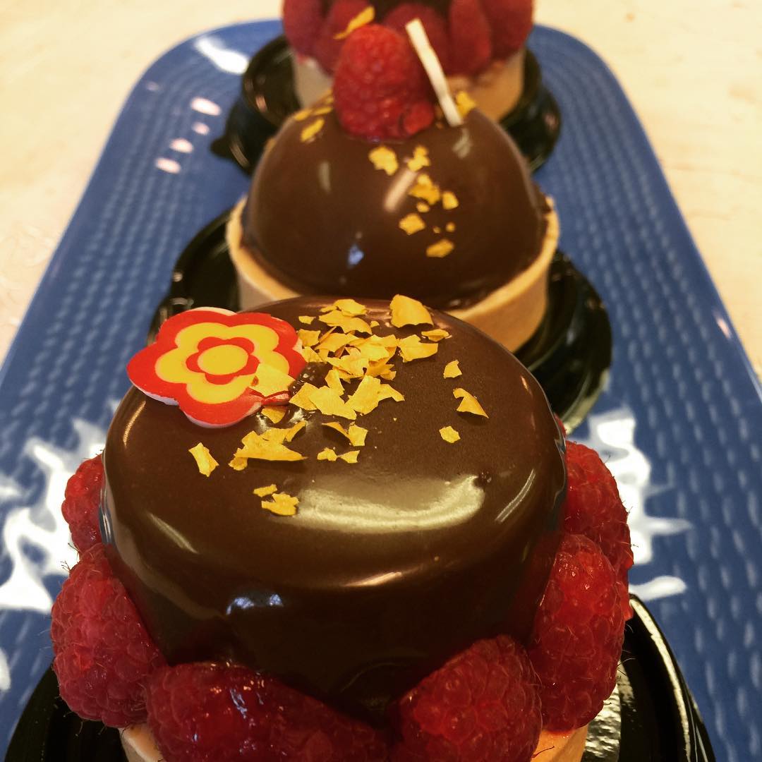 Our Mini Belgian Chocolate Mousse Raspberry Gateau 😋👏👌👨‍🍳 # ...