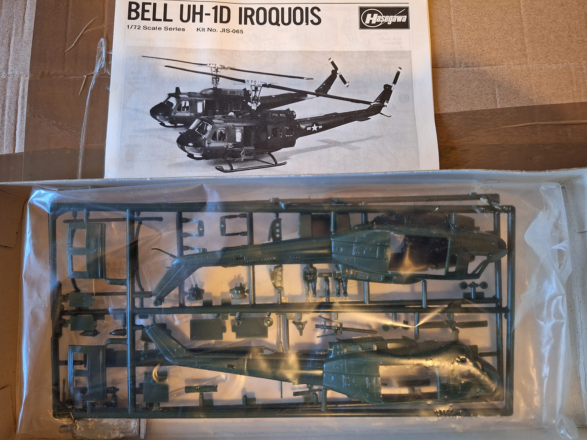 Vintage 1/18 scale UH-1 Huey model from 21st Century Toys