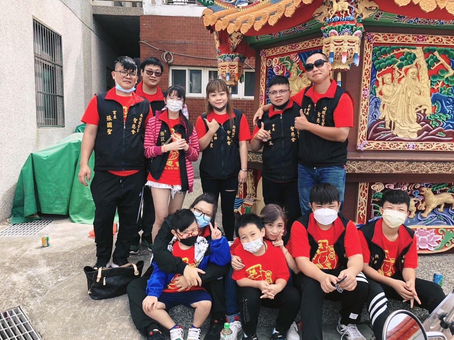 心創意設計 - 南投龍聖宮聖恩會丨團體服裝 訂製背心十件，團體服30件😎 媽祖婆の庇佑，使我們成長迅速...
